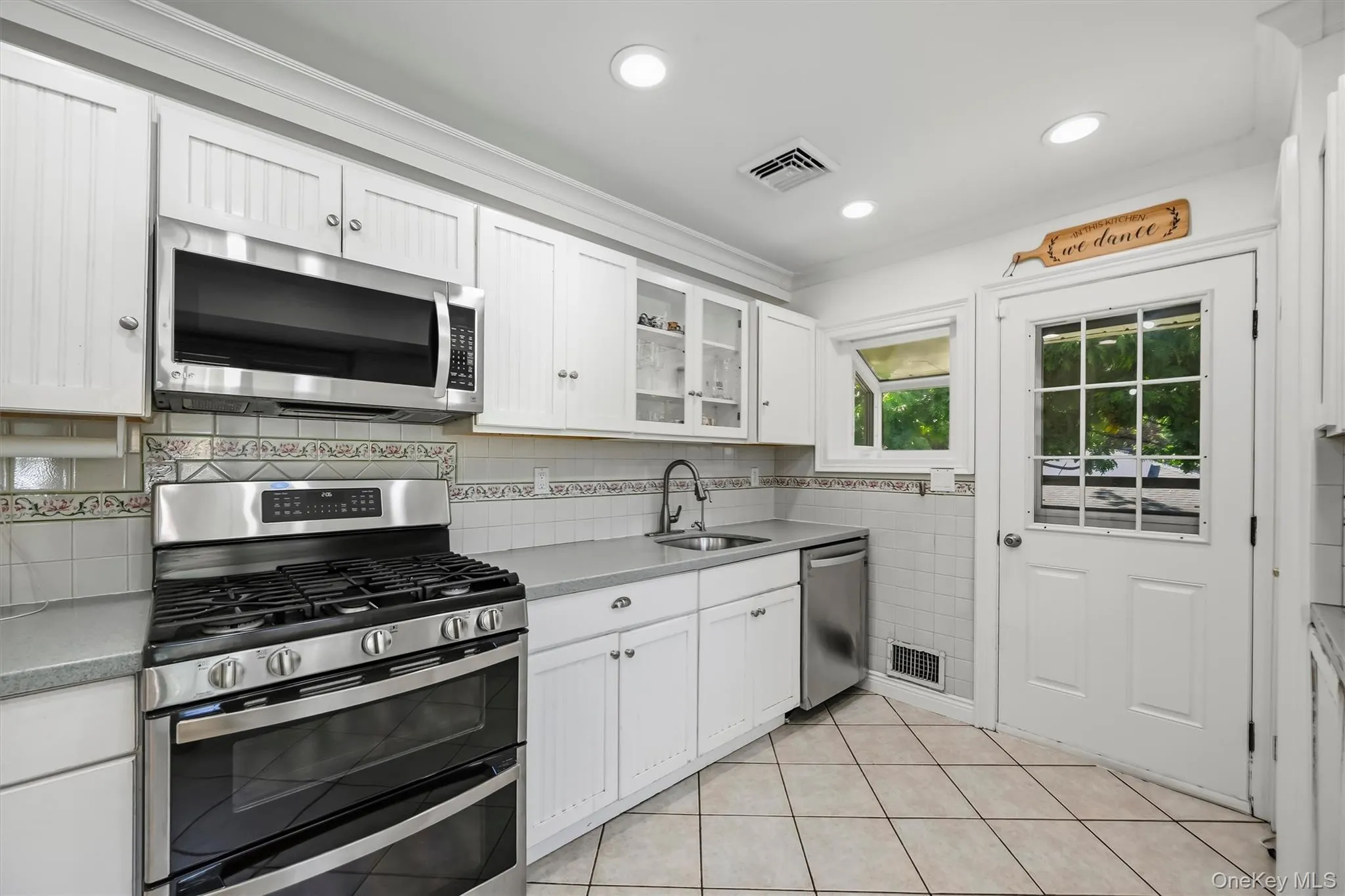 7 Woodridge Drive, Haverstraw, NY, 3 Bedrooms Bedrooms, 7 Rooms Rooms,1 BathroomBathrooms,Residential,For Rent,Woodridge,0,1061703 7 Woodridge Drive, Haverstraw, NY, 3 Bedrooms Bedrooms, 7 Rooms Rooms,1 BathroomBathrooms,Residential,For Rent,Woodridge,0,1061703