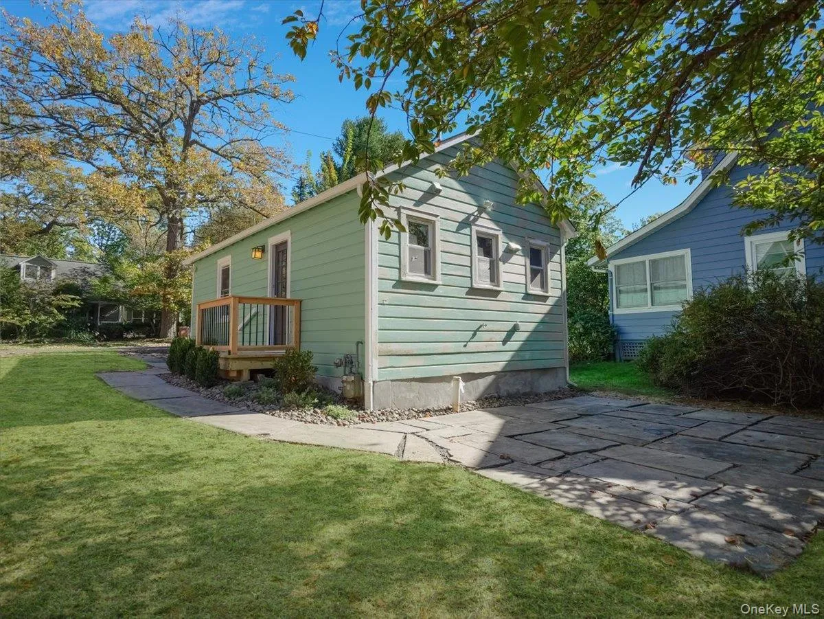 97 Old Western Highway, Orangetown, NY , With , and , 1 Room , 1 Bathroom , For , Residential Lease , For Rent , 1061705 , MLSID,1061705 97 Old Western Highway, Orangetown, NY , With , and , 1 Room , 1 Bathroom , For , Residential Lease , For Rent , 1061705 , MLSID,1061705