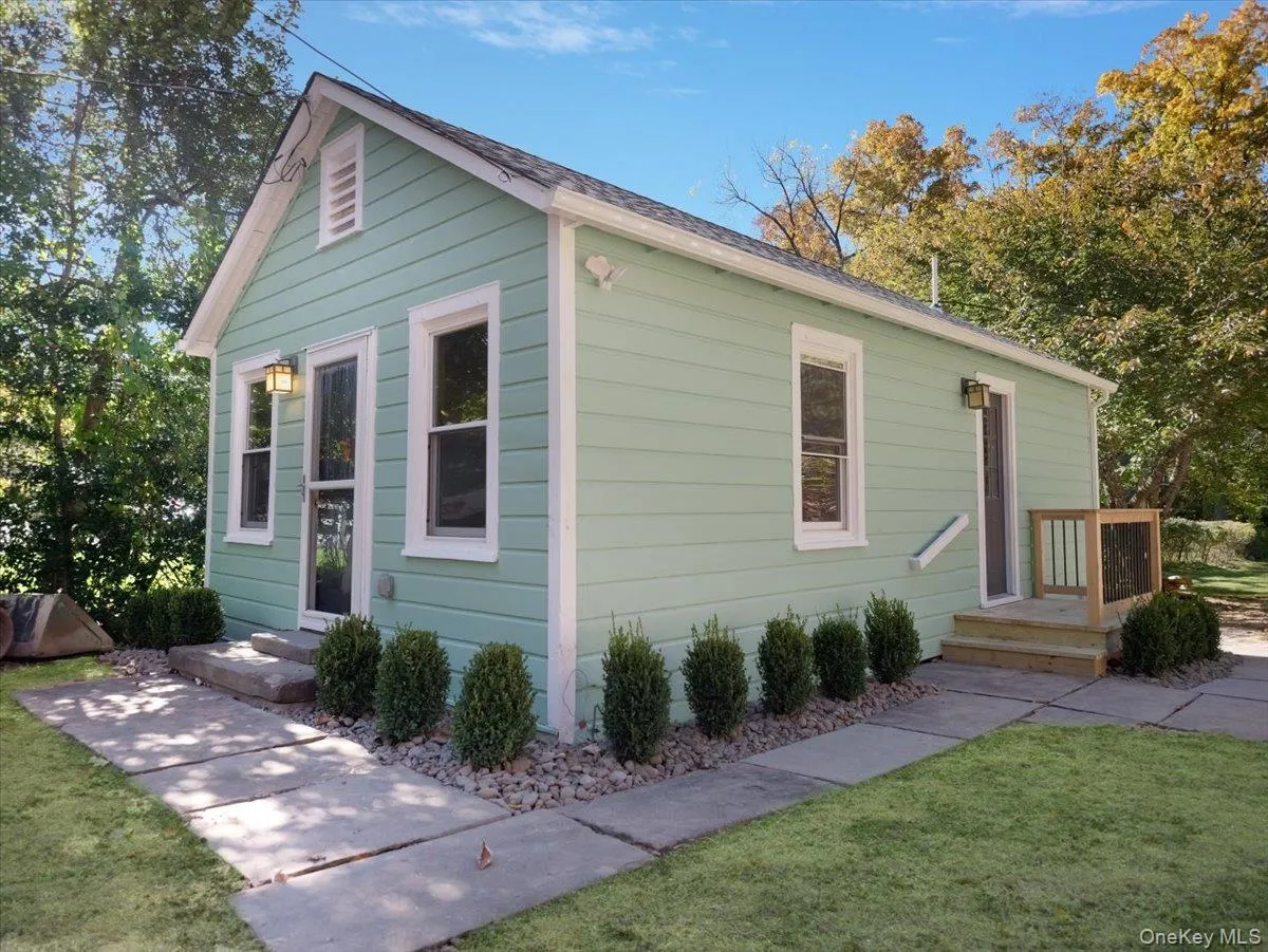 97 Old Western Highway, Orangetown, NY , With , and , 1 Room , 1 Bathroom , For , Residential Lease , For Rent , 1061705 , MLSID,1061705 97 Old Western Highway, Orangetown, NY , With , and , 1 Room , 1 Bathroom , For , Residential Lease , For Rent , 1061705 , MLSID,1061705