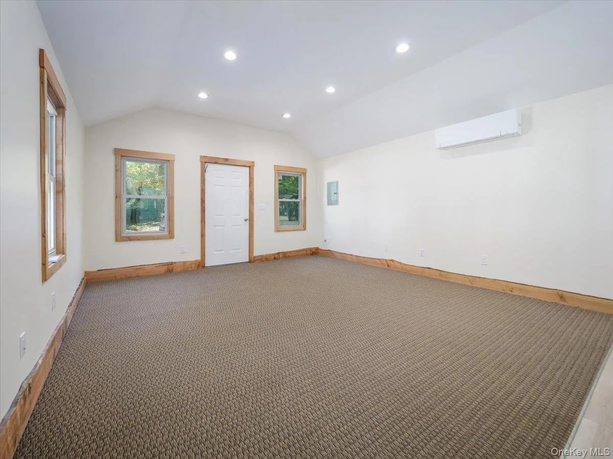97 Old Western Highway, Orangetown, NY , With , and , 1 Room , 1 Bathroom , For , Residential Lease , For Rent , 1061705 , MLSID,1061705 97 Old Western Highway, Orangetown, NY , With , and , 1 Room , 1 Bathroom , For , Residential Lease , For Rent , 1061705 , MLSID,1061705
