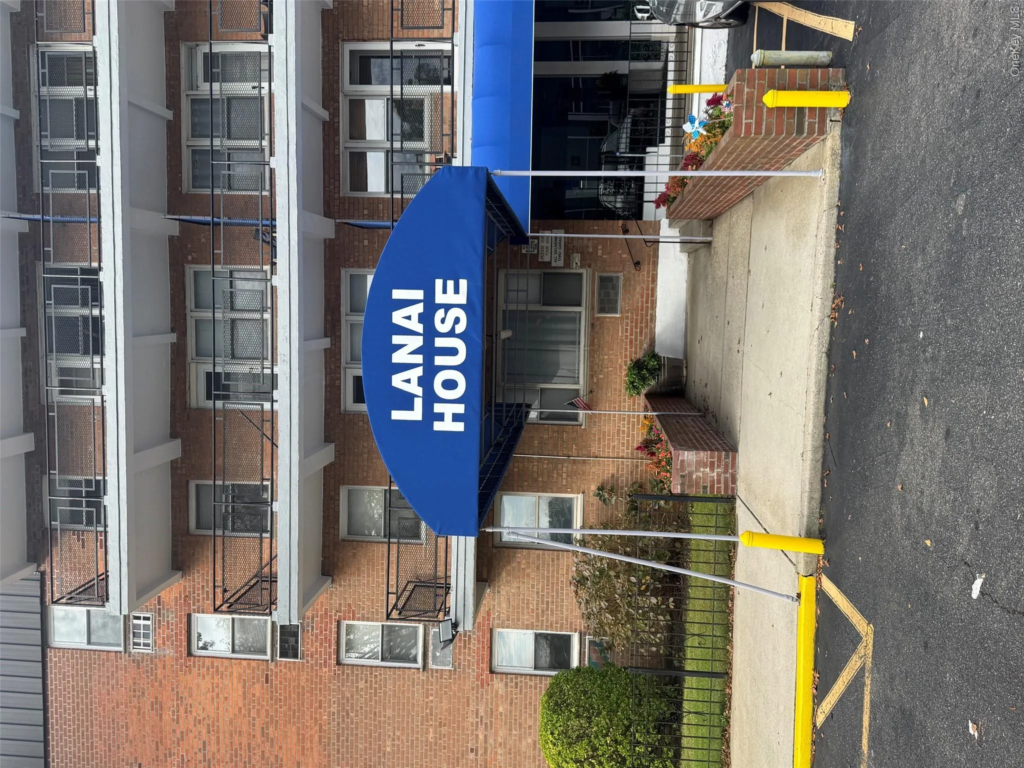 190 Merrick Road, Hempstead, NY, 1 Bedroom Bedrooms, 3 Rooms Rooms,1 BathroomBathrooms,Residential Lease,For Rent,Merrick,0,1061711 190 Merrick Road, Hempstead, NY, 1 Bedroom Bedrooms, 3 Rooms Rooms,1 BathroomBathrooms,Residential Lease,For Rent,Merrick,0,1061711