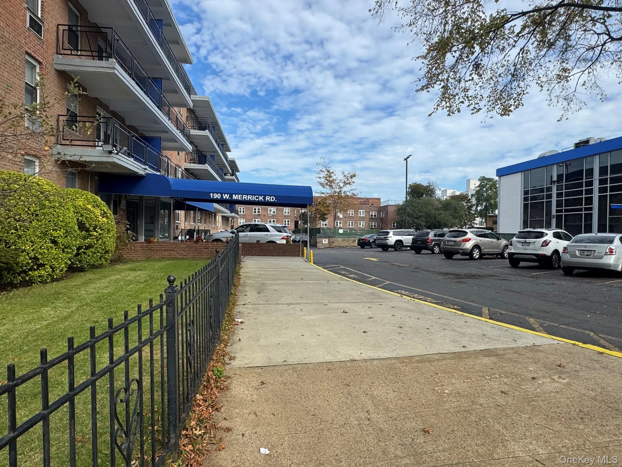 190 Merrick Road, Hempstead, NY, 1 Bedroom Bedrooms, 3 Rooms Rooms,1 BathroomBathrooms,Residential Lease,For Rent,Merrick,0,1061711 190 Merrick Road, Hempstead, NY, 1 Bedroom Bedrooms, 3 Rooms Rooms,1 BathroomBathrooms,Residential Lease,For Rent,Merrick,0,1061711