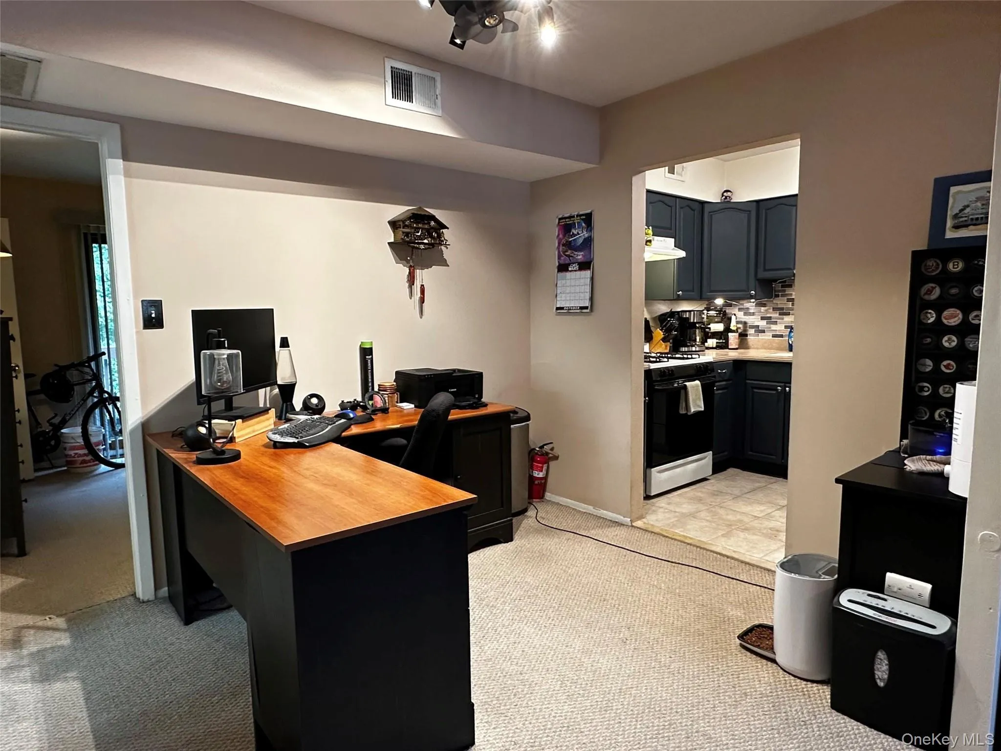Office/Kitchen Office/Kitchen