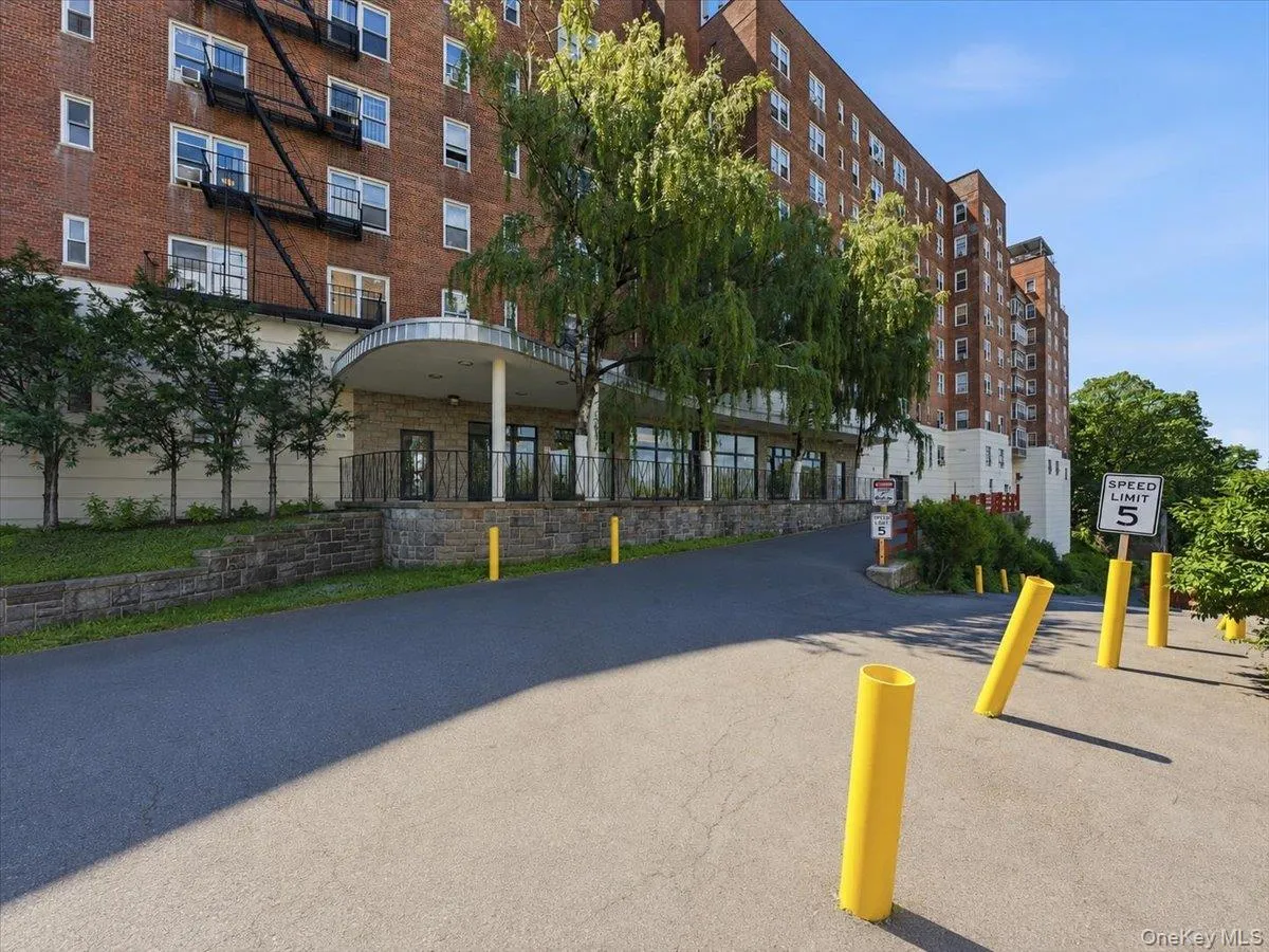 2630 Kingsbridge Terrace, New York, NY, 2 Bedrooms Bedrooms, 4 Rooms Rooms,1 BathroomBathrooms,Residential,For Rent,Kingsbridge,0,1061719 2630 Kingsbridge Terrace, New York, NY, 2 Bedrooms Bedrooms, 4 Rooms Rooms,1 BathroomBathrooms,Residential,For Rent,Kingsbridge,0,1061719