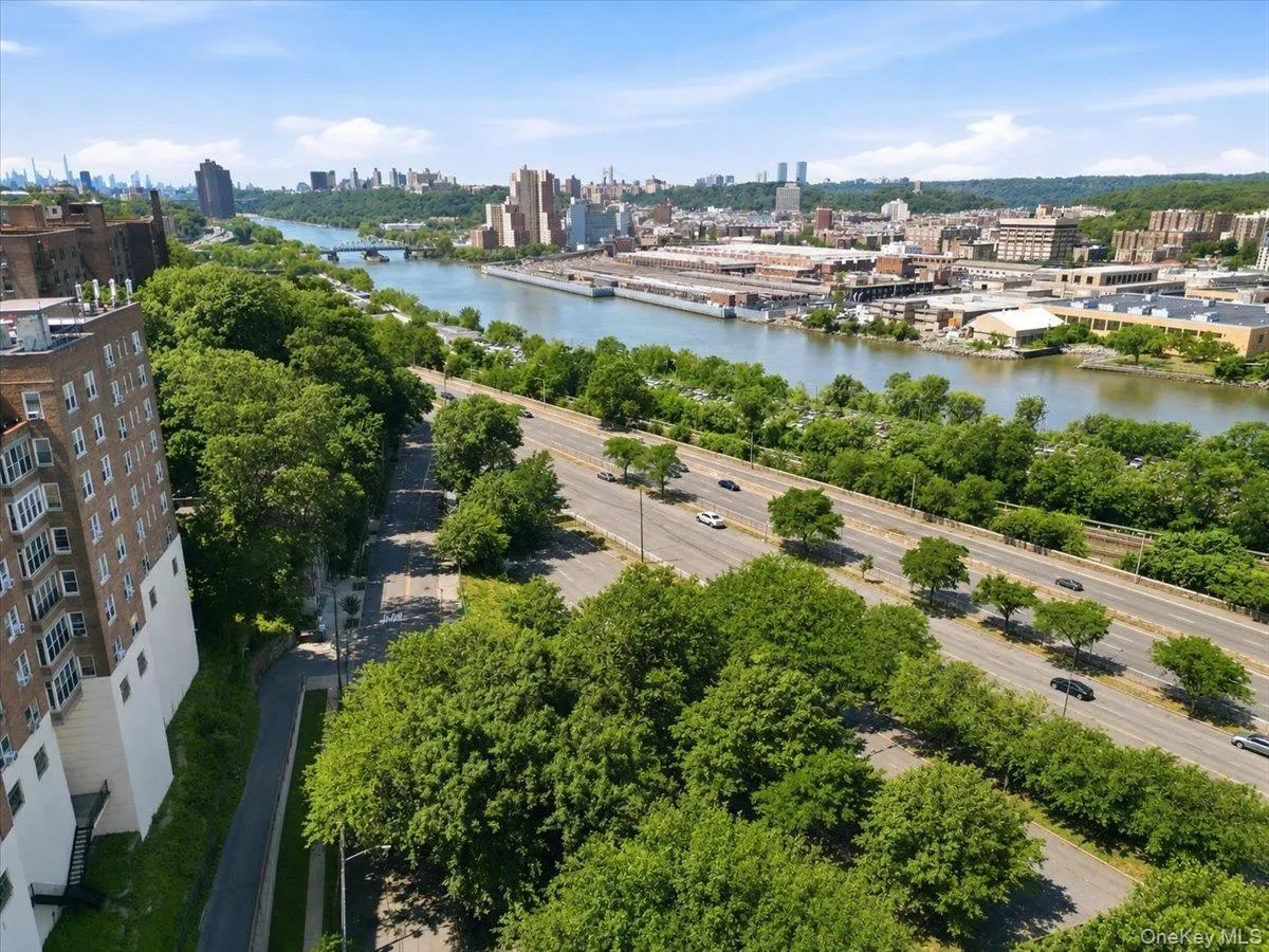 2630 Kingsbridge Terrace, New York, NY, 2 Bedrooms Bedrooms, 4 Rooms Rooms,1 BathroomBathrooms,Residential,For Rent,Kingsbridge,0,1061719 2630 Kingsbridge Terrace, New York, NY, 2 Bedrooms Bedrooms, 4 Rooms Rooms,1 BathroomBathrooms,Residential,For Rent,Kingsbridge,0,1061719