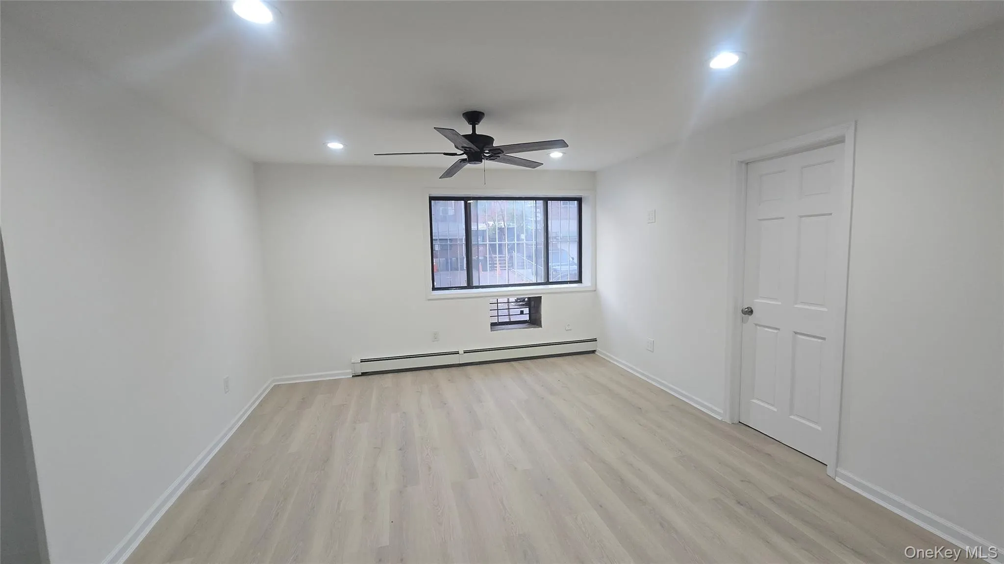 132-18 Avery Avenue, New York, NY, 1 Bedroom Bedrooms, 3 Rooms Rooms,1 BathroomBathrooms,Residential,For Rent,Avery,0,1061724 132-18 Avery Avenue, New York, NY, 1 Bedroom Bedrooms, 3 Rooms Rooms,1 BathroomBathrooms,Residential,For Rent,Avery,0,1061724