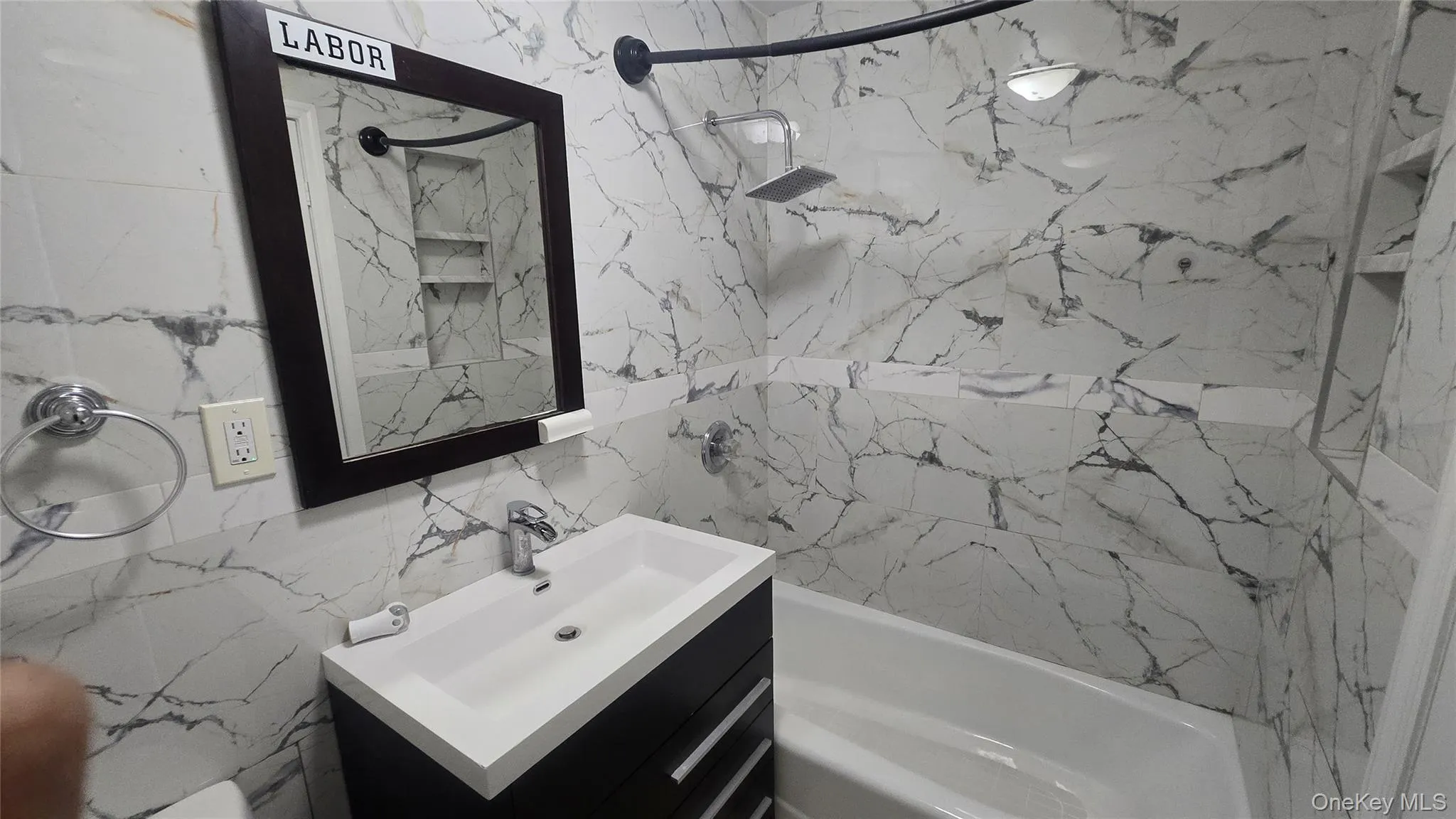 132-18 Avery Avenue, New York, NY, 1 Bedroom Bedrooms, 3 Rooms Rooms,1 BathroomBathrooms,Residential,For Rent,Avery,0,1061724 132-18 Avery Avenue, New York, NY, 1 Bedroom Bedrooms, 3 Rooms Rooms,1 BathroomBathrooms,Residential,For Rent,Avery,0,1061724