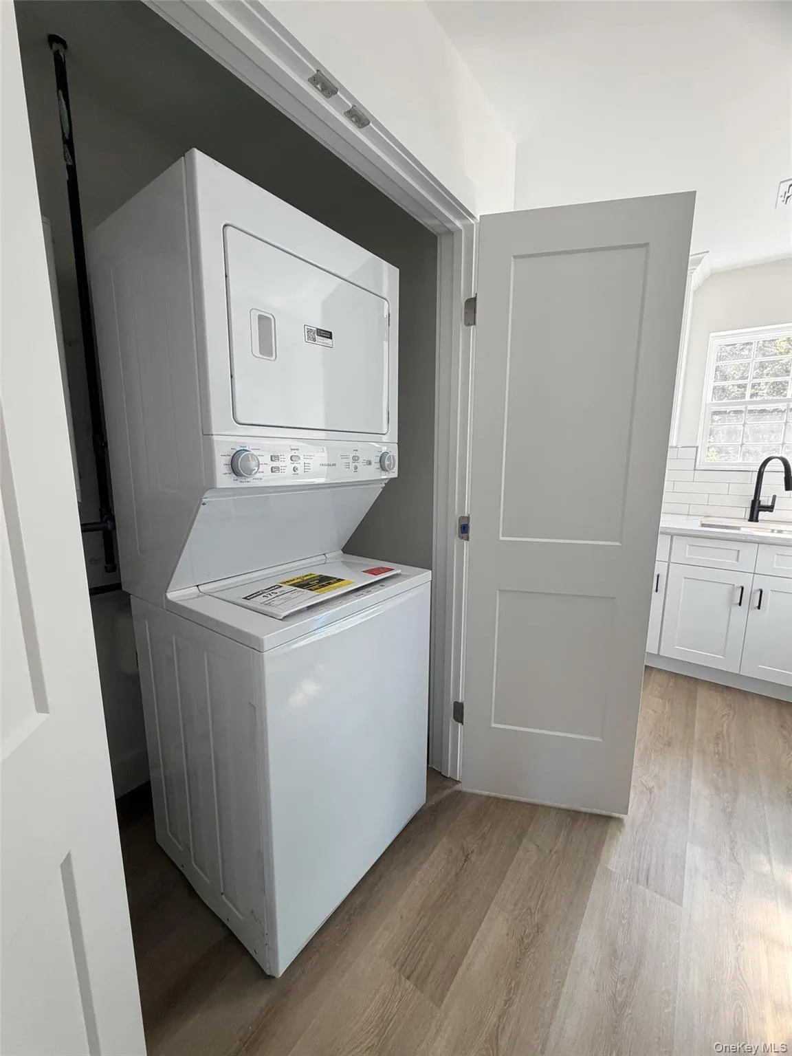 7 Patton Avenue, Babylon, NY, 2 Bedroom Bedrooms, 4 Room Rooms,1 BathroomBathrooms,Residential Lease,For Rent,Patton,0,1061729 7 Patton Avenue, Babylon, NY, 2 Bedroom Bedrooms, 4 Room Rooms,1 BathroomBathrooms,Residential Lease,For Rent,Patton,0,1061729
