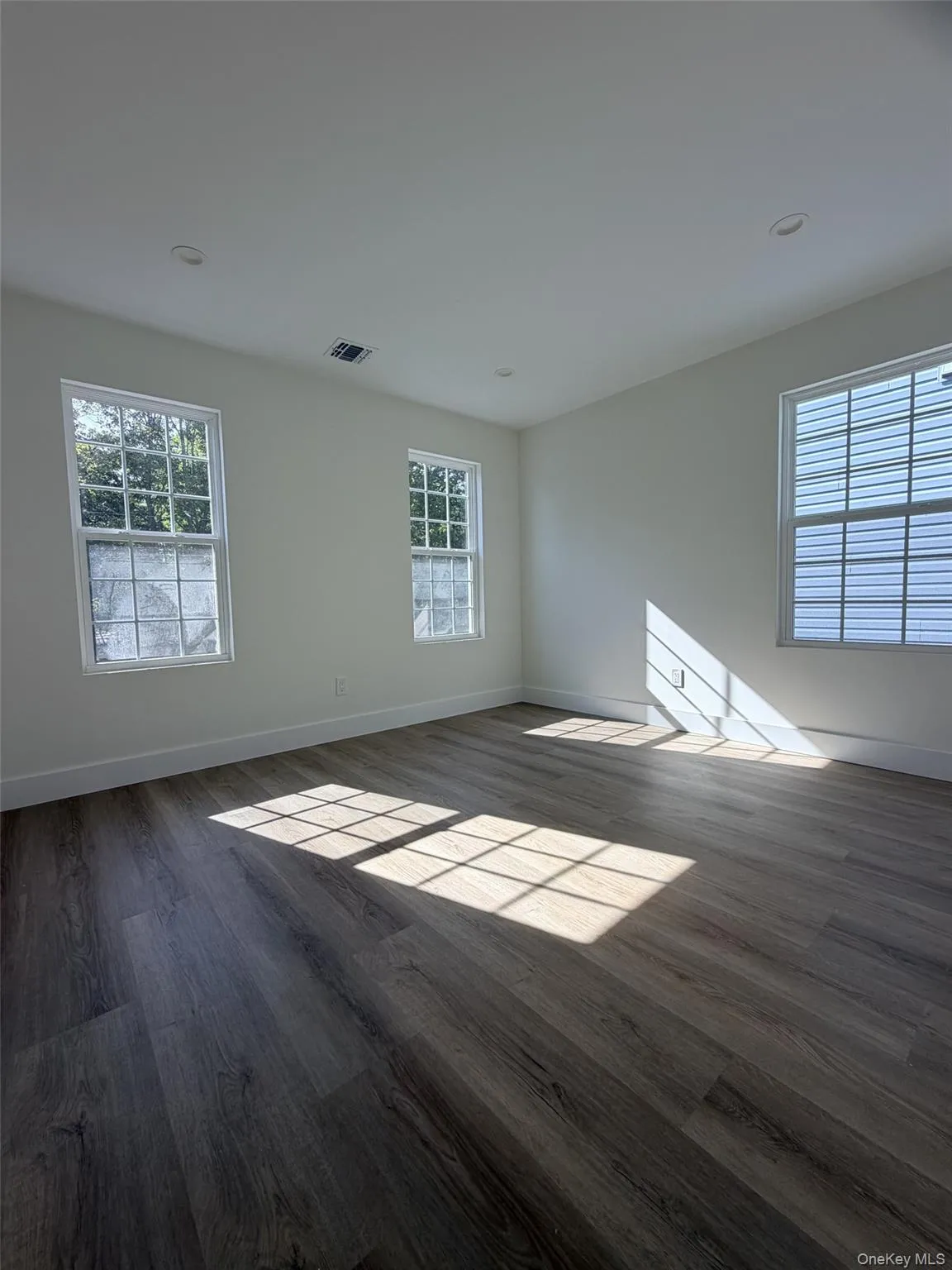 7 Patton Avenue, Babylon, NY, 2 Bedrooms Bedrooms, 4 Rooms Rooms,1 BathroomBathrooms,Residential Lease,For Rent,Patton,0,1061734 7 Patton Avenue, Babylon, NY, 2 Bedrooms Bedrooms, 4 Rooms Rooms,1 BathroomBathrooms,Residential Lease,For Rent,Patton,0,1061734