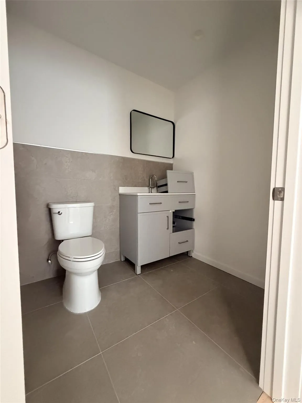 7 Patton Avenue, Babylon, NY, 2 Bedroom Bedrooms, 4 Room Rooms,1 BathroomBathrooms,Residential Lease,For Rent,Patton,0,1061737 7 Patton Avenue, Babylon, NY, 2 Bedroom Bedrooms, 4 Room Rooms,1 BathroomBathrooms,Residential Lease,For Rent,Patton,0,1061737
