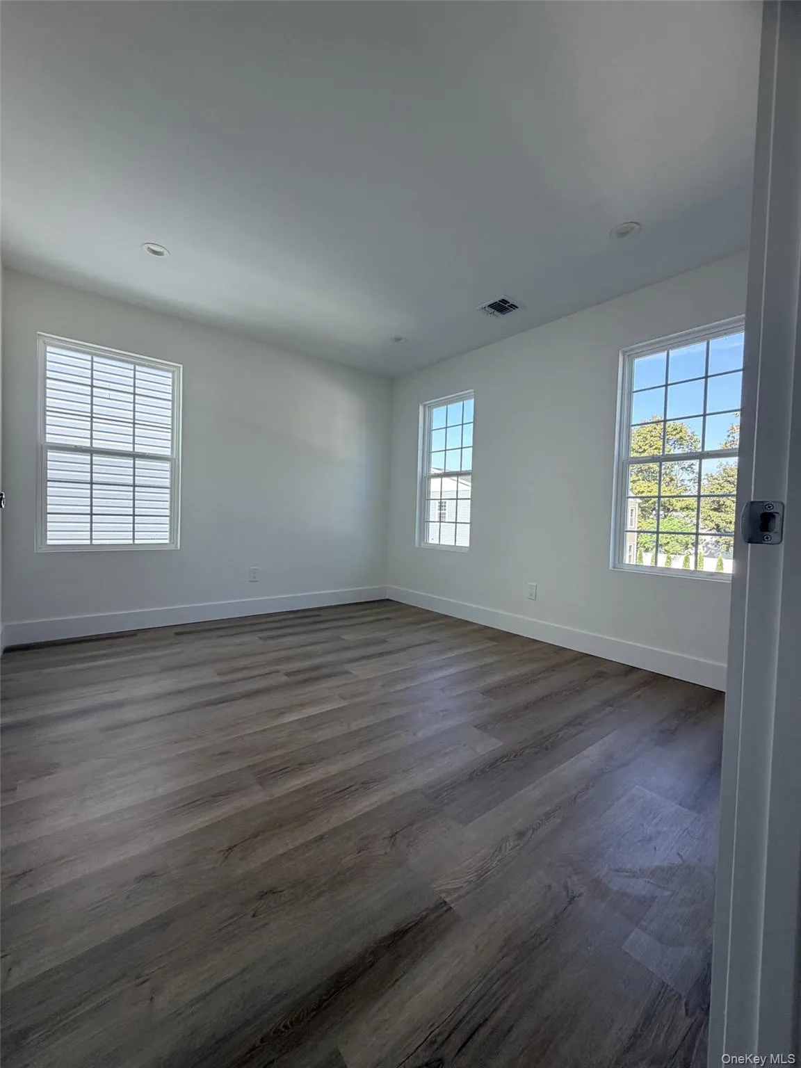 7 Patton Avenue, Babylon, NY, 2 Bedrooms Bedrooms, 4 Rooms Rooms,1 BathroomBathrooms,Residential Lease,For Rent,Patton,0,1061742 7 Patton Avenue, Babylon, NY, 2 Bedrooms Bedrooms, 4 Rooms Rooms,1 BathroomBathrooms,Residential Lease,For Rent,Patton,0,1061742