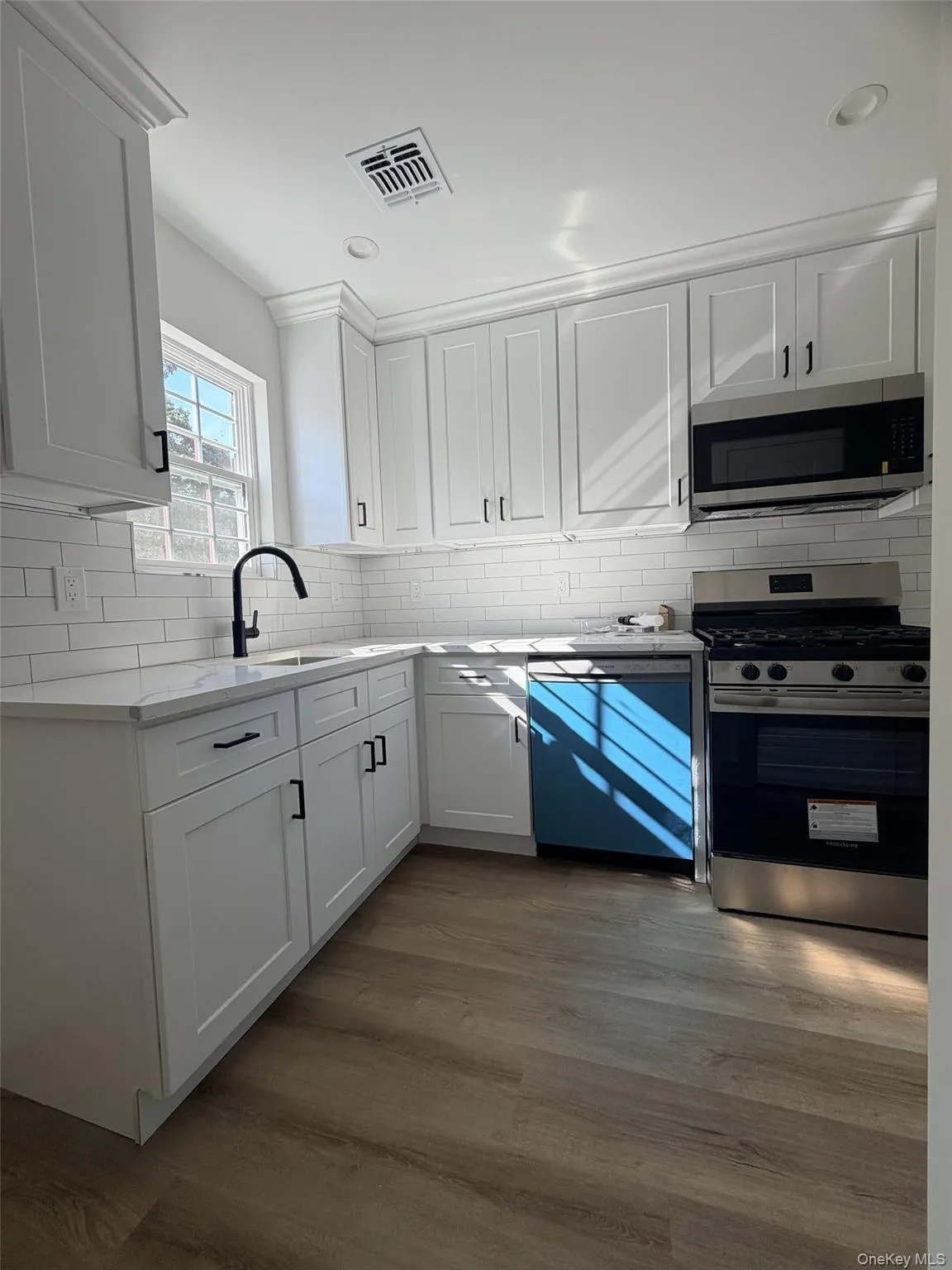 7 Patton Avenue, Babylon, NY, 2 Bedroom Bedrooms, 4 Room Rooms,1 BathroomBathrooms,Residential Lease,For Rent,Patton,0,1061747 7 Patton Avenue, Babylon, NY, 2 Bedroom Bedrooms, 4 Room Rooms,1 BathroomBathrooms,Residential Lease,For Rent,Patton,0,1061747