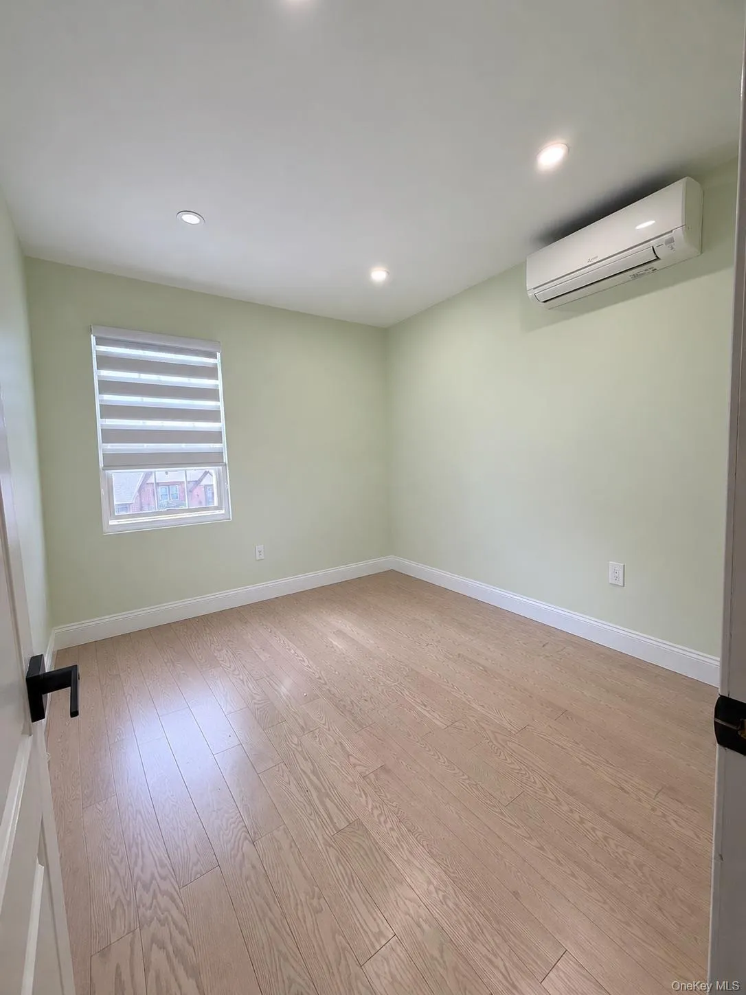 16945 23rd Avenue, New York, NY, 5 Bedrooms Bedrooms, 9 Rooms Rooms,3 BathroomsBathrooms,Residential,For Rent,23rd,0,1061756 16945 23rd Avenue, New York, NY, 5 Bedrooms Bedrooms, 9 Rooms Rooms,3 BathroomsBathrooms,Residential,For Rent,23rd,0,1061756
