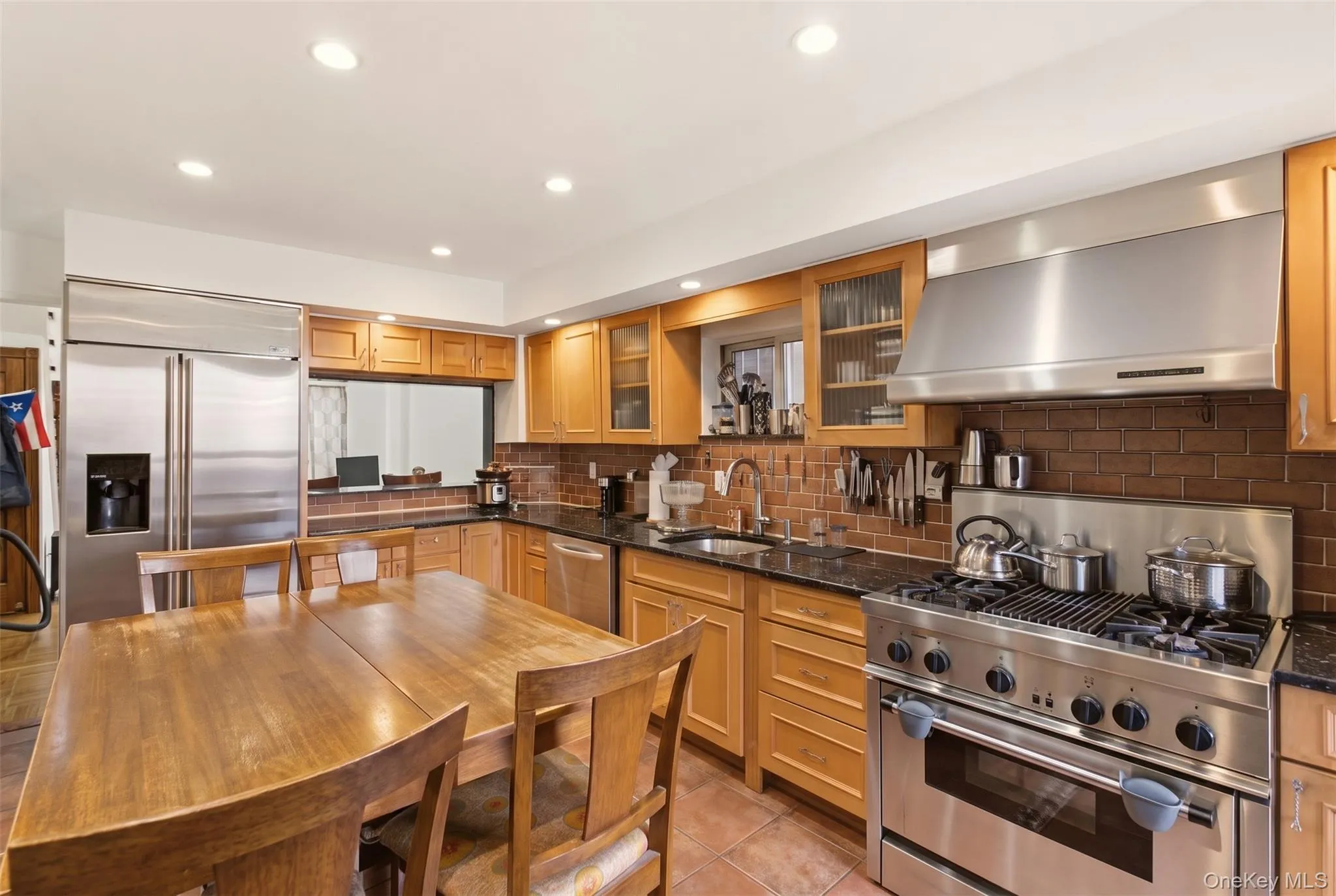 2239 Tiebout Avenue, New York, NY, 3 Bedrooms Bedrooms, 7 Rooms Rooms,2 BathroomsBathrooms,Residential,For Rent,Tiebout,0,1061768 2239 Tiebout Avenue, New York, NY, 3 Bedrooms Bedrooms, 7 Rooms Rooms,2 BathroomsBathrooms,Residential,For Rent,Tiebout,0,1061768