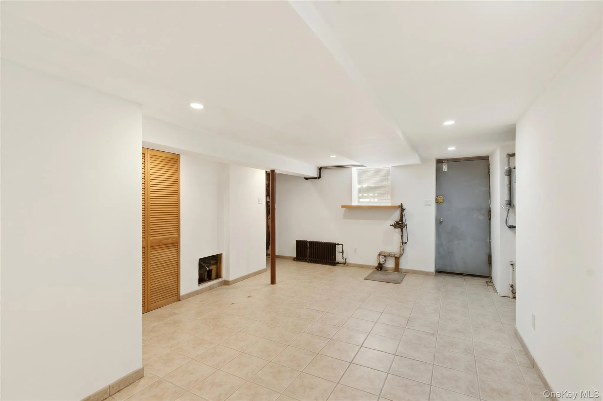 2239 Tiebout Avenue, New York, NY, 3 Bedrooms Bedrooms, 7 Rooms Rooms,2 BathroomsBathrooms,Residential,For Rent,Tiebout,0,1061768 2239 Tiebout Avenue, New York, NY, 3 Bedrooms Bedrooms, 7 Rooms Rooms,2 BathroomsBathrooms,Residential,For Rent,Tiebout,0,1061768