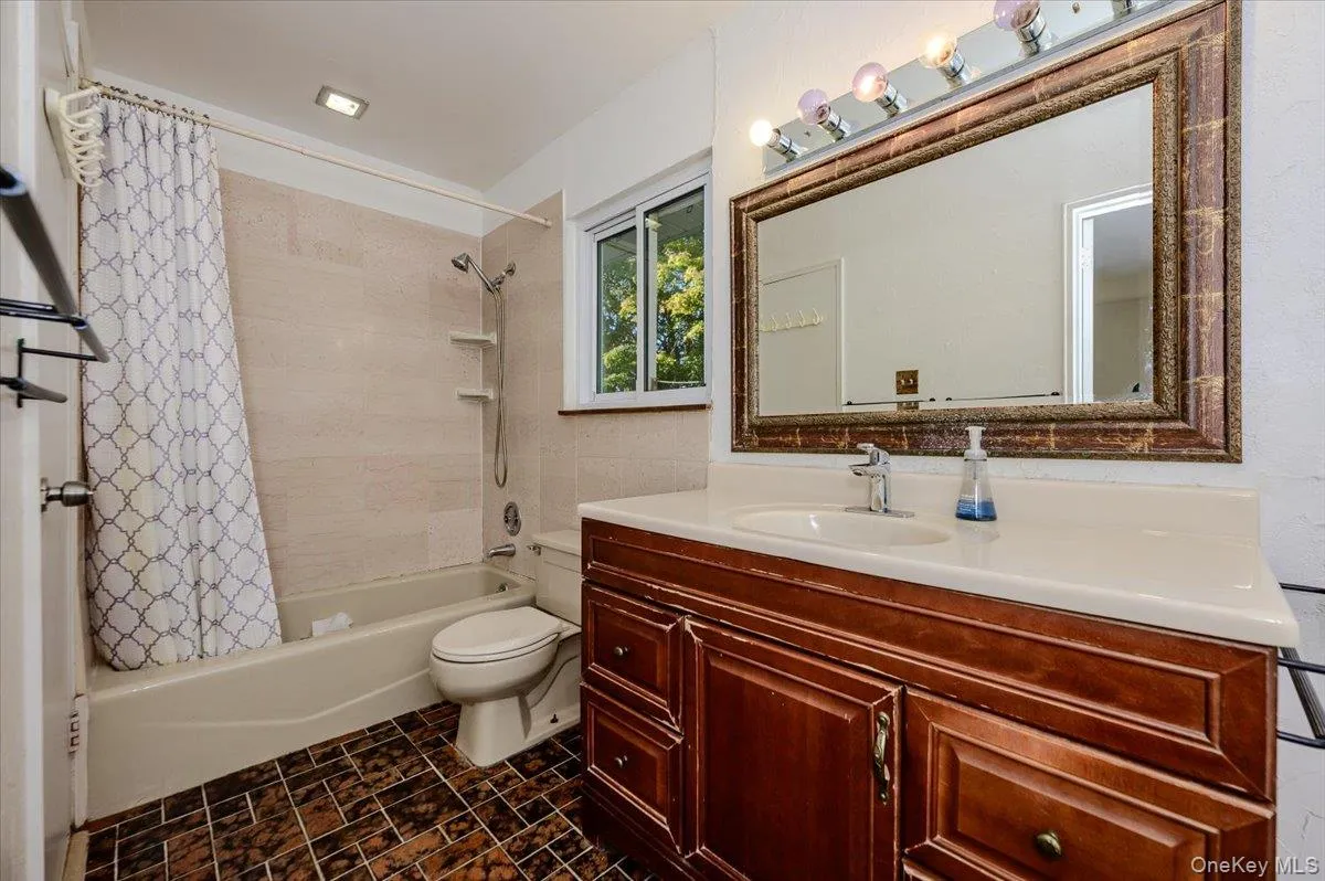 Full Bathroom 2nd Fl Full Bathroom 2nd Fl