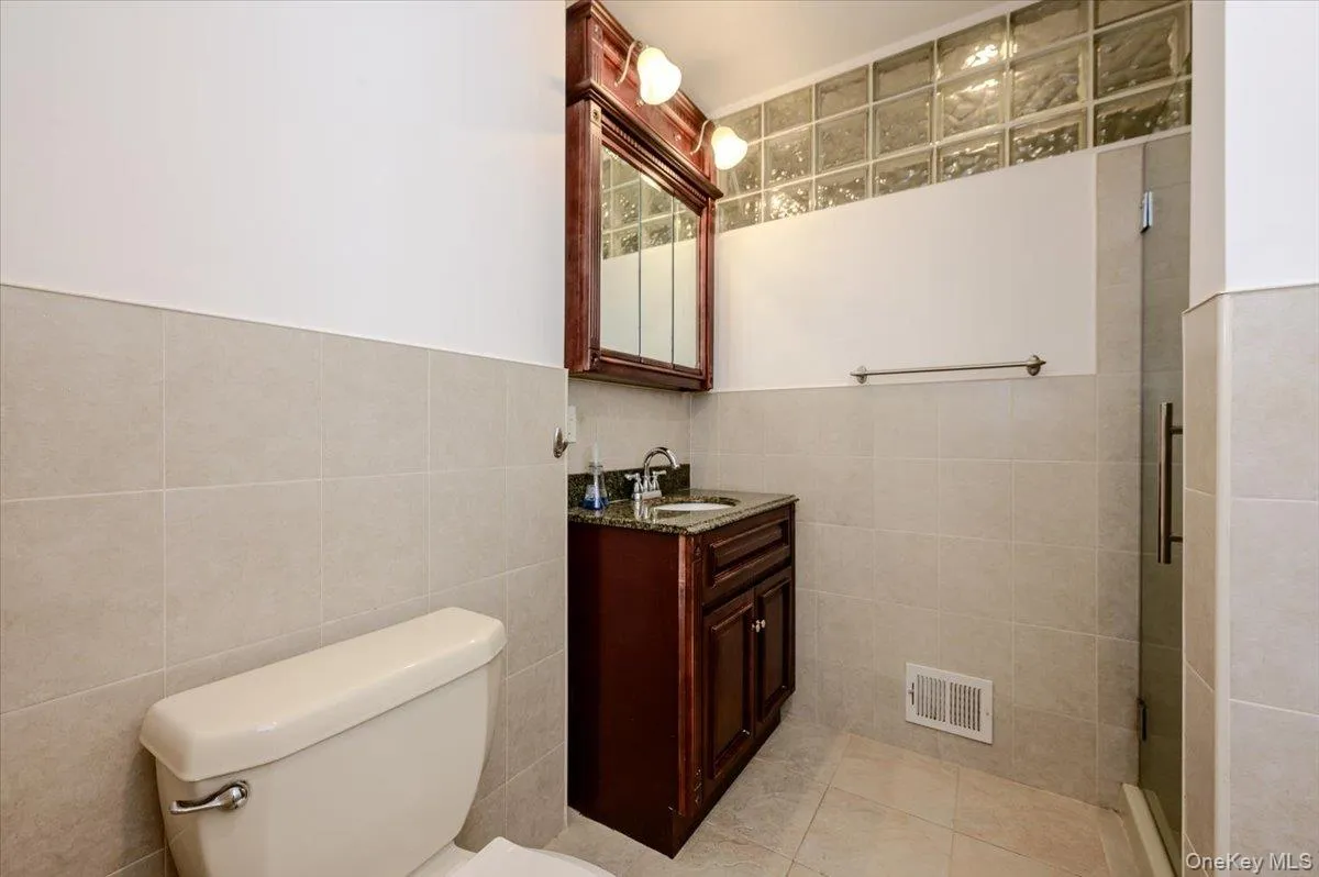 Bathroom 1st Fl Bathroom 1st Fl