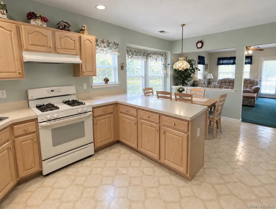 33 Perri Circle, Brookhaven, NY, 3 Bedrooms Bedrooms, 9 Rooms Rooms,2 BathroomsBathrooms,Residential,For Rent,Perri,0,1061785 33 Perri Circle, Brookhaven, NY, 3 Bedrooms Bedrooms, 9 Rooms Rooms,2 BathroomsBathrooms,Residential,For Rent,Perri,0,1061785
