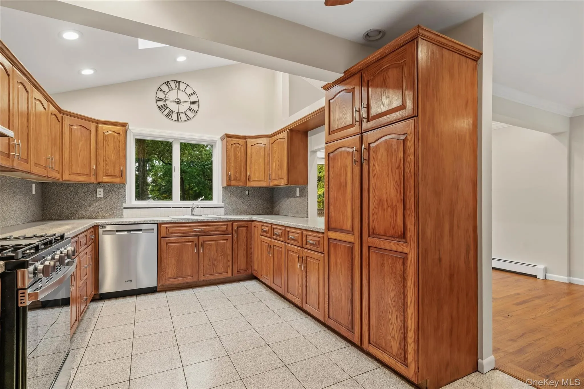 15 oak Road, Clarkstown, NY, 3 Bedrooms Bedrooms, 9 Rooms Rooms,2 BathroomsBathrooms,Residential,For Rent,oak,0,1061793 15 oak Road, Clarkstown, NY, 3 Bedrooms Bedrooms, 9 Rooms Rooms,2 BathroomsBathrooms,Residential,For Rent,oak,0,1061793