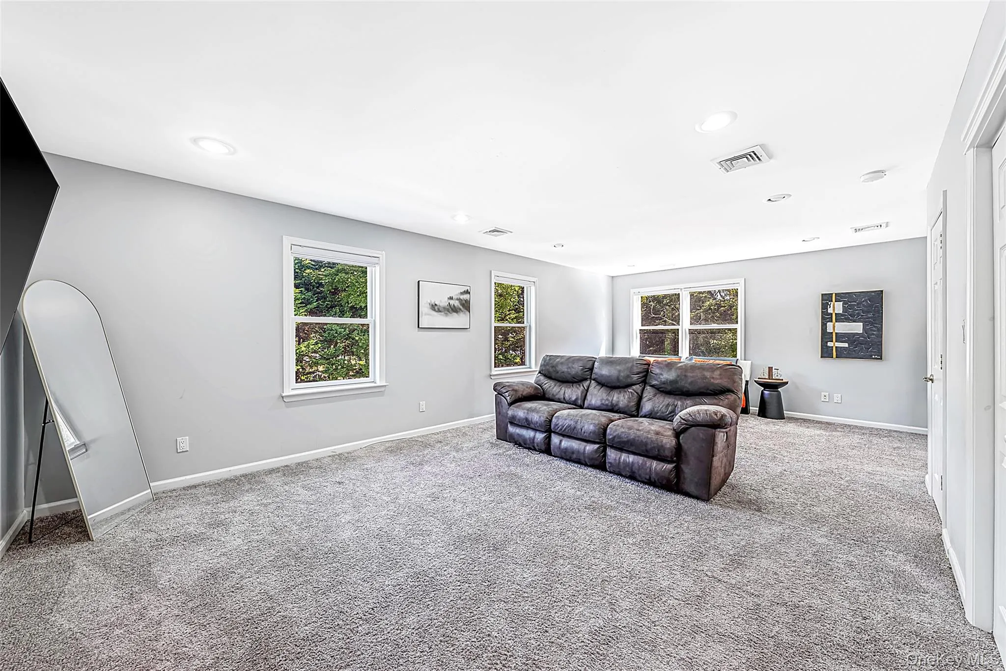345 Durkee Lane, Brookhaven, NY, 7 Bedrooms Bedrooms, 17 Rooms Rooms,6 BathroomsBathrooms,Residential,For Rent,Durkee,0,1061798 345 Durkee Lane, Brookhaven, NY, 7 Bedrooms Bedrooms, 17 Rooms Rooms,6 BathroomsBathrooms,Residential,For Rent,Durkee,0,1061798