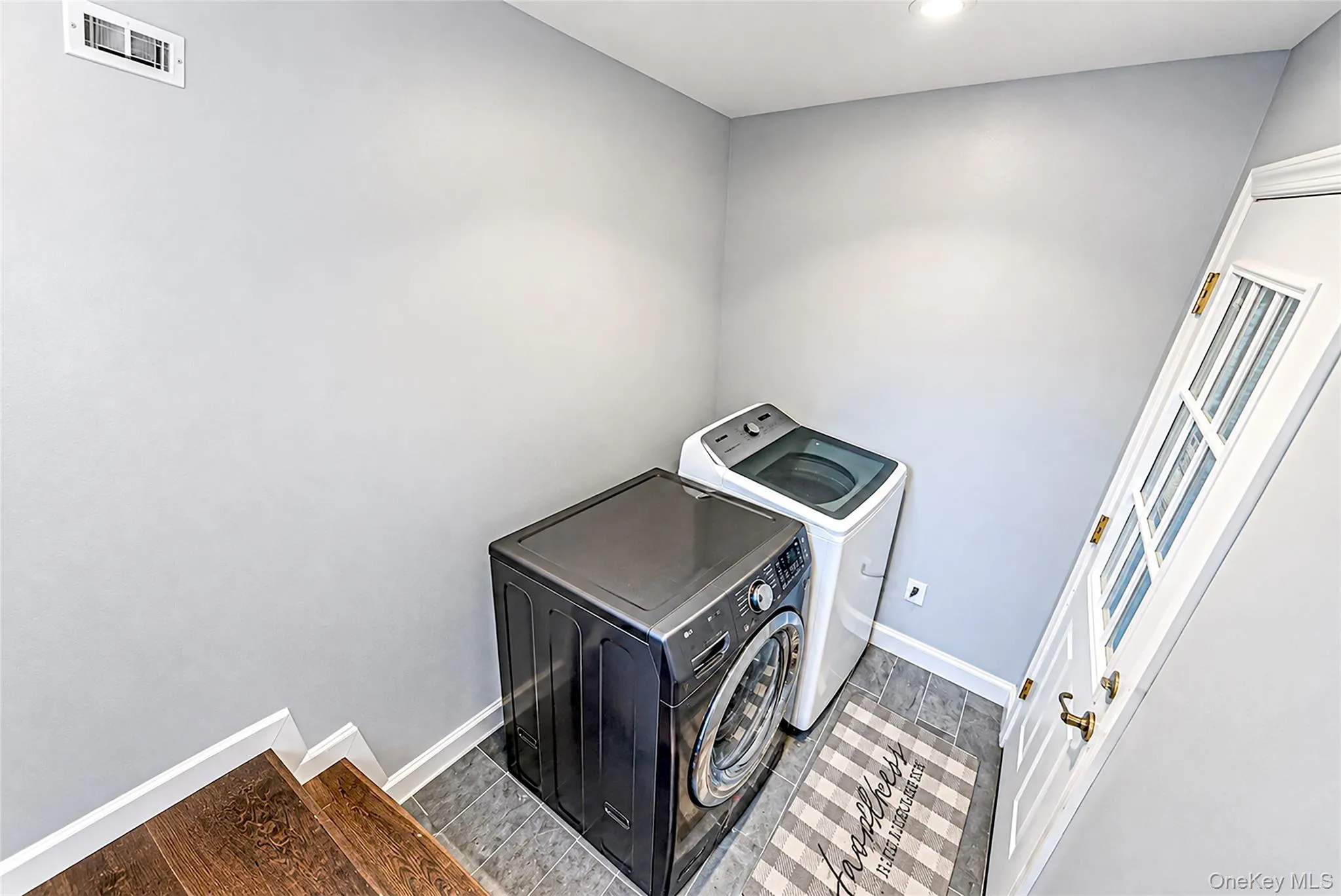 345 Durkee Lane, Brookhaven, NY, 7 Bedrooms Bedrooms, 17 Rooms Rooms,6 BathroomsBathrooms,Residential,For Rent,Durkee,0,1061798 345 Durkee Lane, Brookhaven, NY, 7 Bedrooms Bedrooms, 17 Rooms Rooms,6 BathroomsBathrooms,Residential,For Rent,Durkee,0,1061798