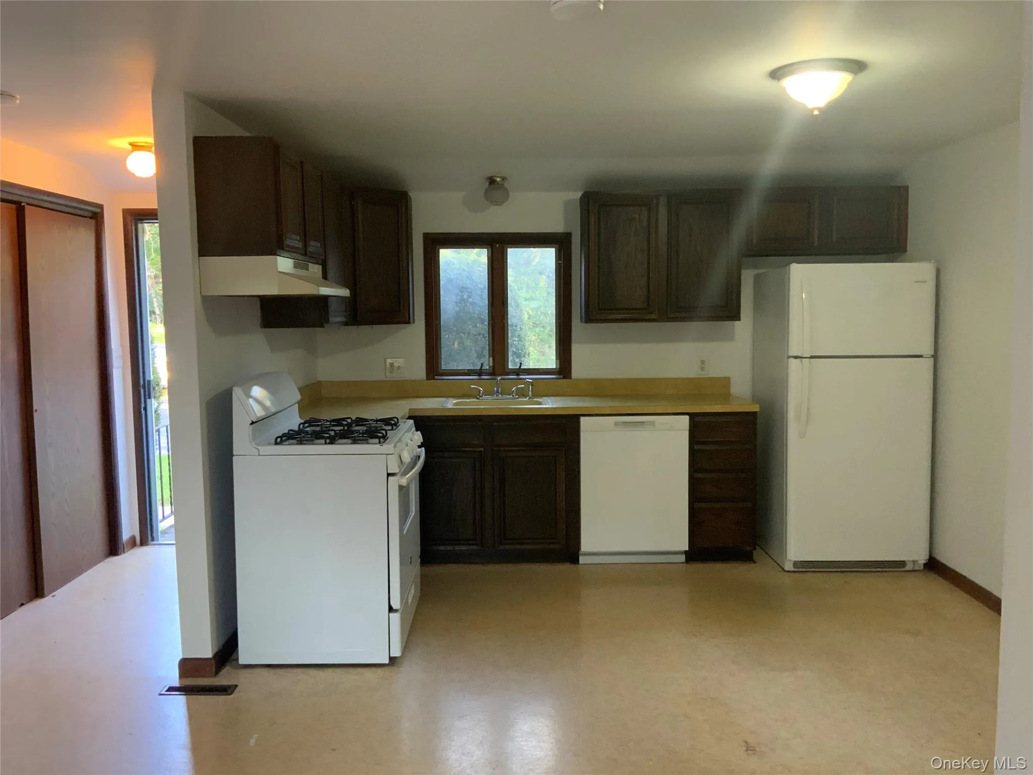 14 School Street, Chester Town, NY, 3 Bedrooms Bedrooms, 6 Rooms Rooms,1 BathroomBathrooms,Residential Lease,For Rent,School,0,1061818 14 School Street, Chester Town, NY, 3 Bedrooms Bedrooms, 6 Rooms Rooms,1 BathroomBathrooms,Residential Lease,For Rent,School,0,1061818