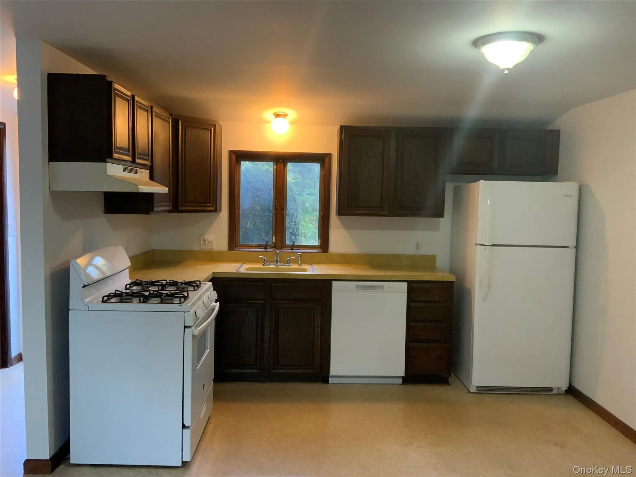 14 School Street, Chester Town, NY, 3 Bedrooms Bedrooms, 6 Rooms Rooms,1 BathroomBathrooms,Residential Lease,For Rent,School,0,1061818 14 School Street, Chester Town, NY, 3 Bedrooms Bedrooms, 6 Rooms Rooms,1 BathroomBathrooms,Residential Lease,For Rent,School,0,1061818