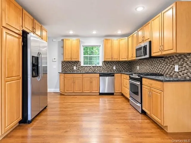 61 Westminster Drive, Brookhaven, NY, 3 Bedrooms Bedrooms, 7 Rooms Rooms,2 BathroomsBathrooms,Residential,For Rent,Westminster,0,1061820 61 Westminster Drive, Brookhaven, NY, 3 Bedrooms Bedrooms, 7 Rooms Rooms,2 BathroomsBathrooms,Residential,For Rent,Westminster,0,1061820