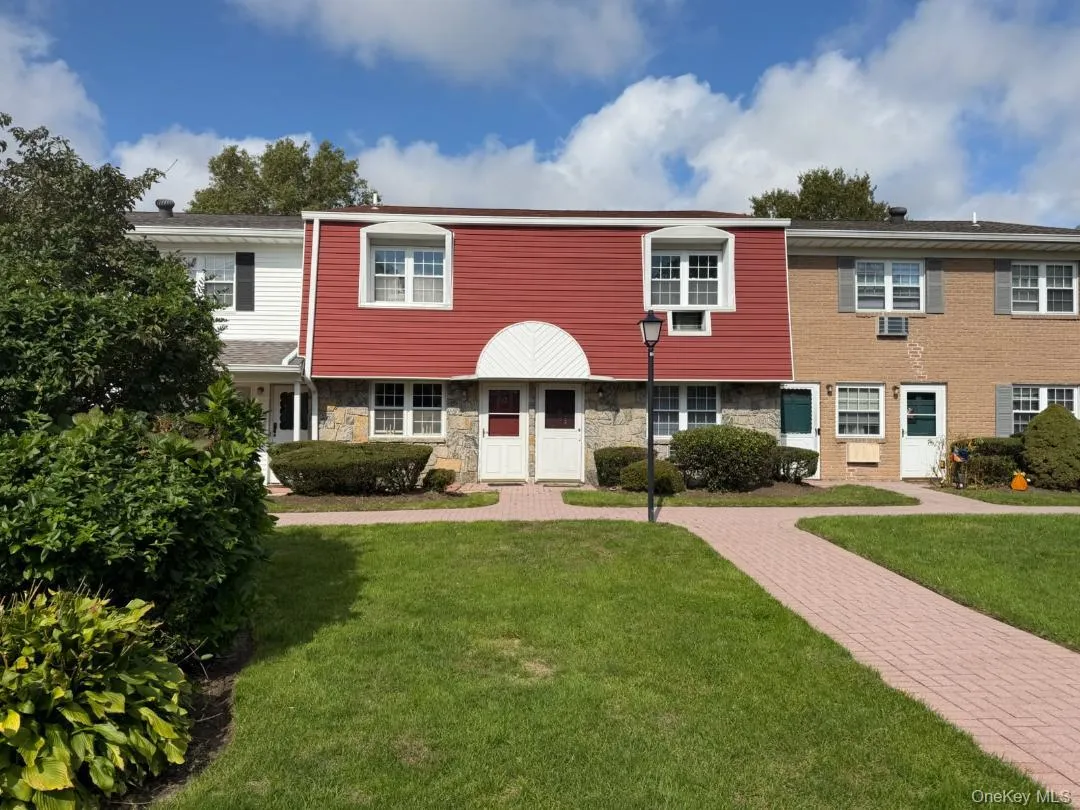 22 Springwood Drive, Babylon, NY, 2 Bedrooms Bedrooms, 5 Rooms Rooms,1 BathroomBathrooms,Residential,For Rent,Springwood,0,1061827 22 Springwood Drive, Babylon, NY, 2 Bedrooms Bedrooms, 5 Rooms Rooms,1 BathroomBathrooms,Residential,For Rent,Springwood,0,1061827