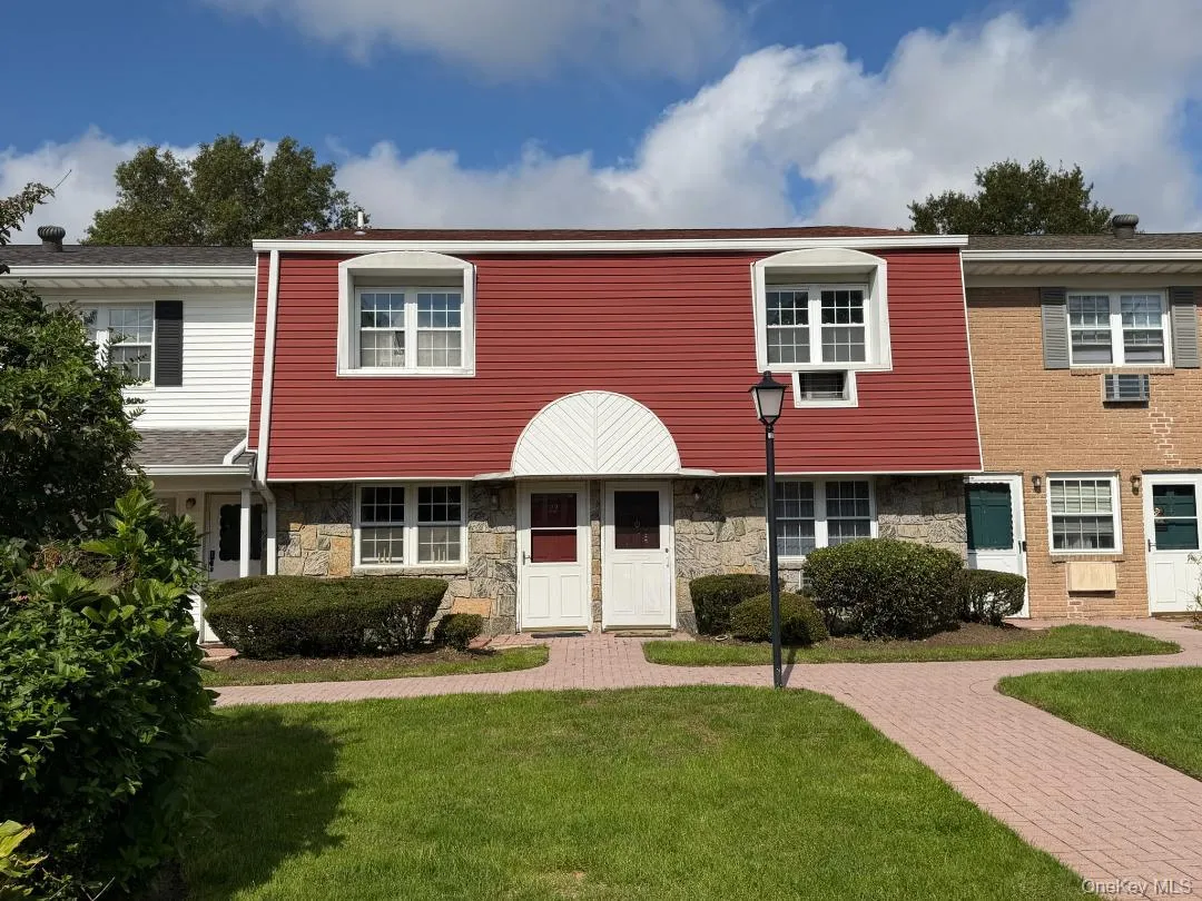 22 Springwood Drive, Babylon, NY, 2 Bedrooms Bedrooms, 5 Rooms Rooms,1 BathroomBathrooms,Residential,For Rent,Springwood,0,1061827 22 Springwood Drive, Babylon, NY, 2 Bedrooms Bedrooms, 5 Rooms Rooms,1 BathroomBathrooms,Residential,For Rent,Springwood,0,1061827