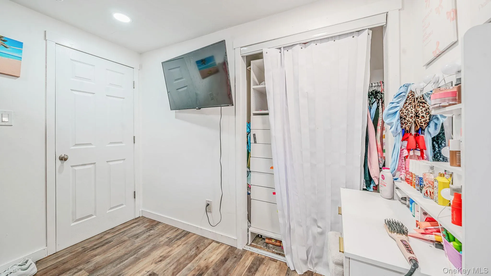 9 Hill Street, Brookhaven, NY, 3 Bedrooms Bedrooms, 6 Rooms Rooms,1 BathroomBathrooms,Residential,For Rent,Hill,0,1061830 9 Hill Street, Brookhaven, NY, 3 Bedrooms Bedrooms, 6 Rooms Rooms,1 BathroomBathrooms,Residential,For Rent,Hill,0,1061830