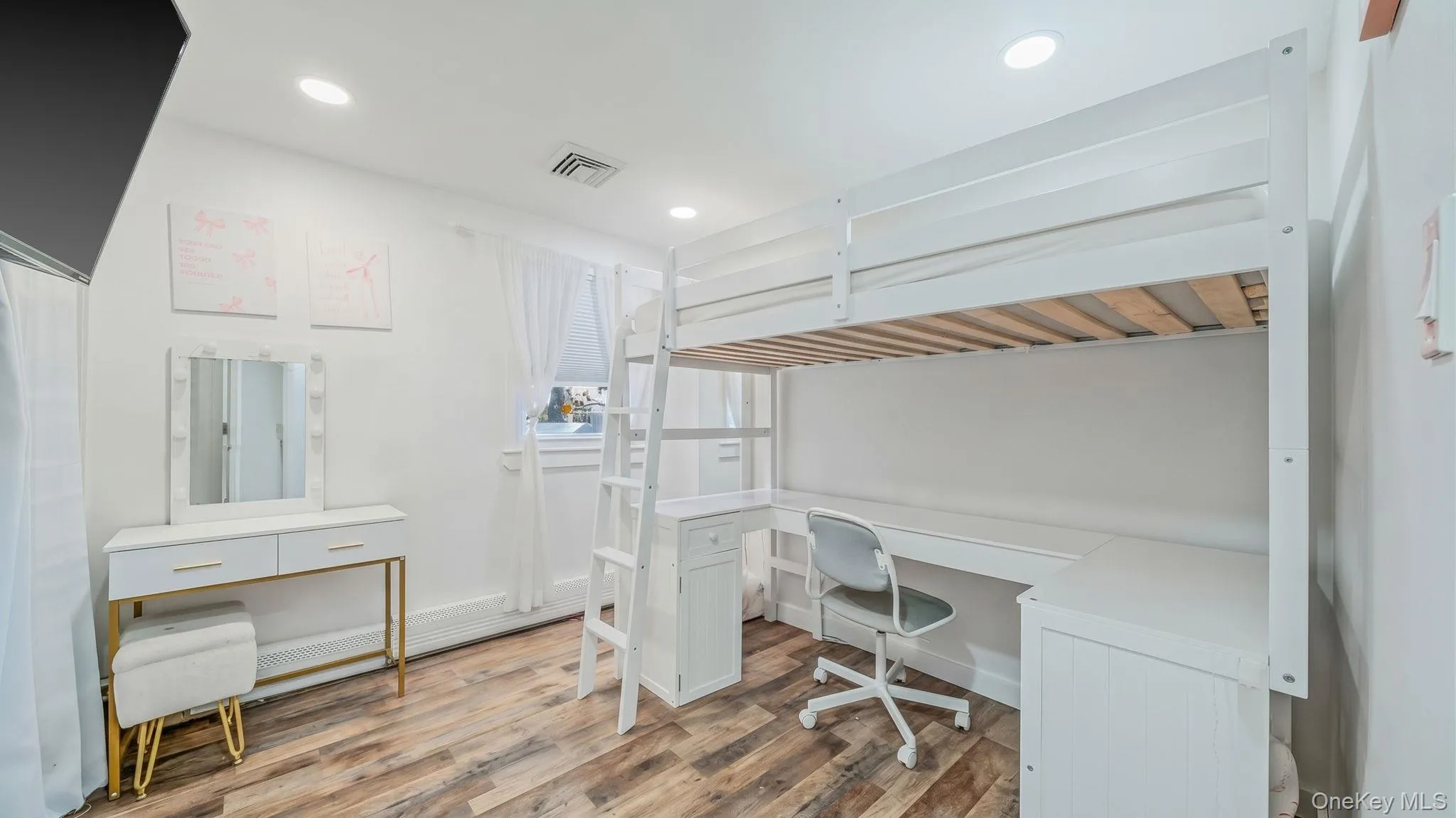 9 Hill Street, Brookhaven, NY, 3 Bedrooms Bedrooms, 6 Rooms Rooms,1 BathroomBathrooms,Residential,For Rent,Hill,0,1061830 9 Hill Street, Brookhaven, NY, 3 Bedrooms Bedrooms, 6 Rooms Rooms,1 BathroomBathrooms,Residential,For Rent,Hill,0,1061830