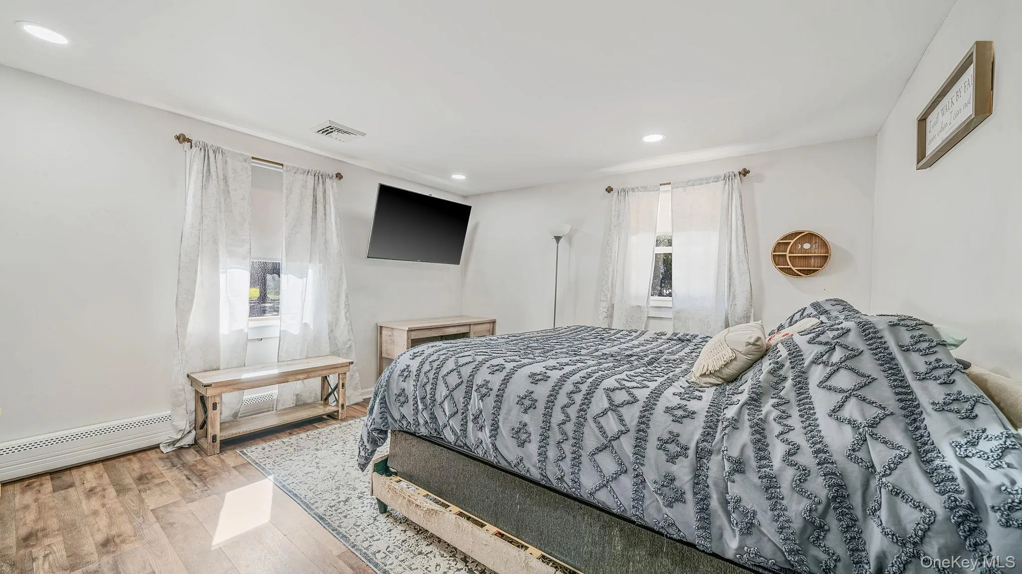9 Hill Street, Brookhaven, NY, 3 Bedrooms Bedrooms, 6 Rooms Rooms,1 BathroomBathrooms,Residential,For Rent,Hill,0,1061830 9 Hill Street, Brookhaven, NY, 3 Bedrooms Bedrooms, 6 Rooms Rooms,1 BathroomBathrooms,Residential,For Rent,Hill,0,1061830