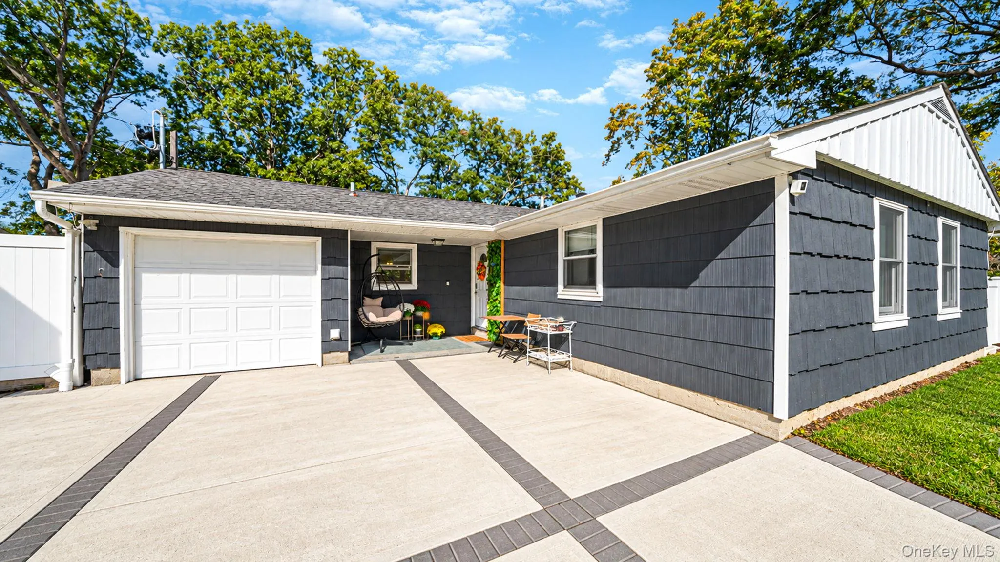 9 Hill Street, Brookhaven, NY, 3 Bedrooms Bedrooms, 6 Rooms Rooms,1 BathroomBathrooms,Residential,For Rent,Hill,0,1061830 9 Hill Street, Brookhaven, NY, 3 Bedrooms Bedrooms, 6 Rooms Rooms,1 BathroomBathrooms,Residential,For Rent,Hill,0,1061830