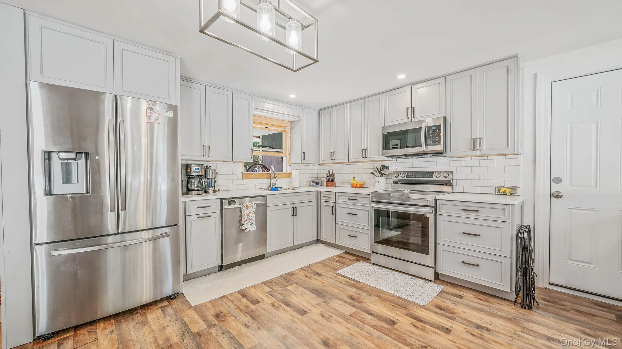 9 Hill Street, Brookhaven, NY, 3 Bedrooms Bedrooms, 6 Rooms Rooms,1 BathroomBathrooms,Residential,For Rent,Hill,0,1061830 9 Hill Street, Brookhaven, NY, 3 Bedrooms Bedrooms, 6 Rooms Rooms,1 BathroomBathrooms,Residential,For Rent,Hill,0,1061830