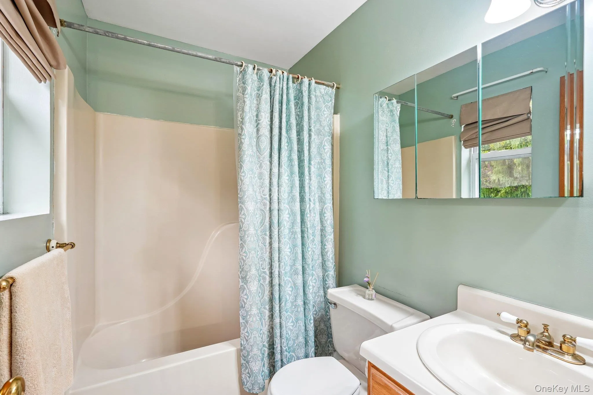 3 Hazel Court, Ramapo, NY, 5 Bedrooms Bedrooms, 10 Rooms Rooms,3 BathroomsBathrooms,Residential,For Rent,Hazel,0,1061835 3 Hazel Court, Ramapo, NY, 5 Bedrooms Bedrooms, 10 Rooms Rooms,3 BathroomsBathrooms,Residential,For Rent,Hazel,0,1061835