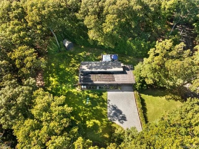 274 Little Fresh Pond Road, Southampton, New York 11968