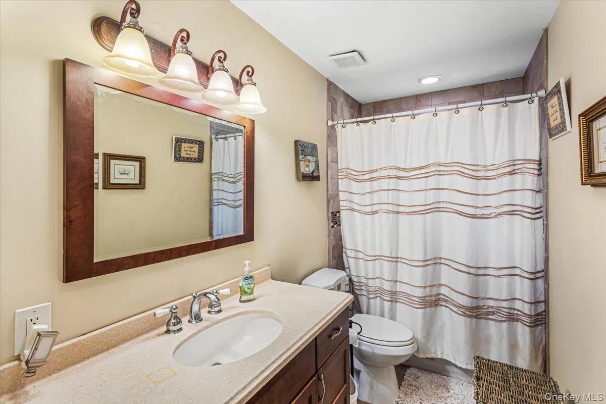 61 Delamere Street, Huntington, NY, 4 Bedrooms Bedrooms, 7 Rooms Rooms,2 BathroomsBathrooms,Residential,For Rent,Delamere,0,1061839 61 Delamere Street, Huntington, NY, 4 Bedrooms Bedrooms, 7 Rooms Rooms,2 BathroomsBathrooms,Residential,For Rent,Delamere,0,1061839