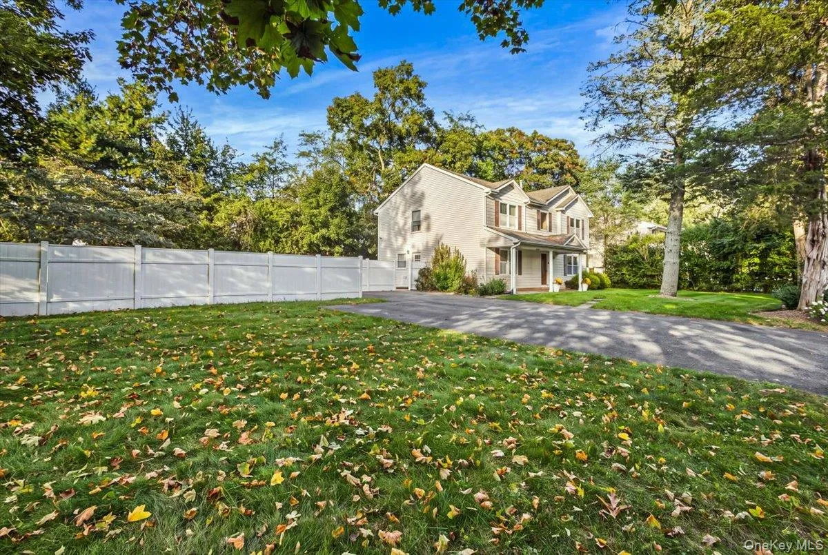 61 Delamere Street, Huntington, NY, 4 Bedrooms Bedrooms, 7 Rooms Rooms,2 BathroomsBathrooms,Residential,For Rent,Delamere,0,1061839 61 Delamere Street, Huntington, NY, 4 Bedrooms Bedrooms, 7 Rooms Rooms,2 BathroomsBathrooms,Residential,For Rent,Delamere,0,1061839