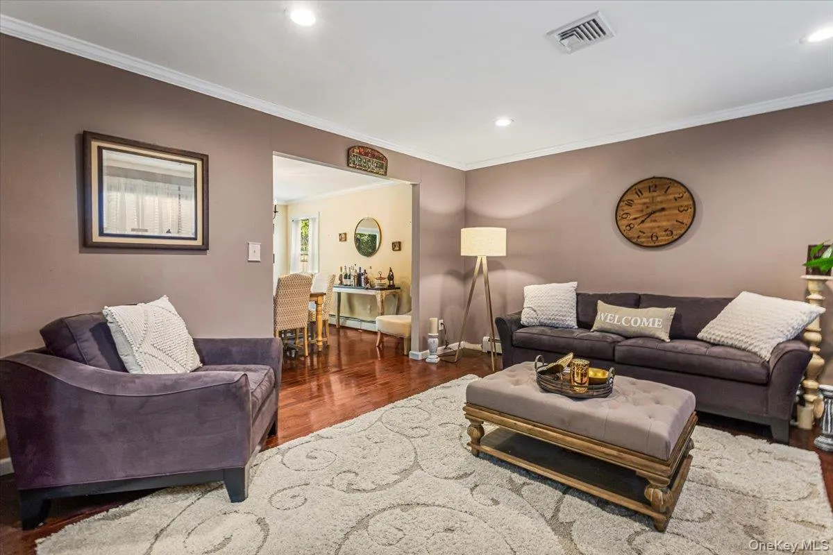 61 Delamere Street, Huntington, NY, 4 Bedrooms Bedrooms, 7 Rooms Rooms,2 BathroomsBathrooms,Residential,For Rent,Delamere,0,1061839 61 Delamere Street, Huntington, NY, 4 Bedrooms Bedrooms, 7 Rooms Rooms,2 BathroomsBathrooms,Residential,For Rent,Delamere,0,1061839