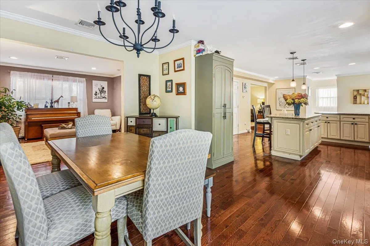 61 Delamere Street, Huntington, NY, 4 Bedrooms Bedrooms, 7 Rooms Rooms,2 BathroomsBathrooms,Residential,For Rent,Delamere,0,1061839 61 Delamere Street, Huntington, NY, 4 Bedrooms Bedrooms, 7 Rooms Rooms,2 BathroomsBathrooms,Residential,For Rent,Delamere,0,1061839