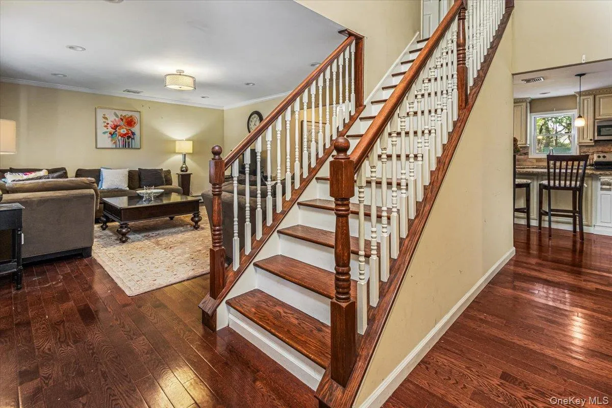 61 Delamere Street, Huntington, NY, 4 Bedrooms Bedrooms, 7 Rooms Rooms,2 BathroomsBathrooms,Residential,For Rent,Delamere,0,1061839 61 Delamere Street, Huntington, NY, 4 Bedrooms Bedrooms, 7 Rooms Rooms,2 BathroomsBathrooms,Residential,For Rent,Delamere,0,1061839
