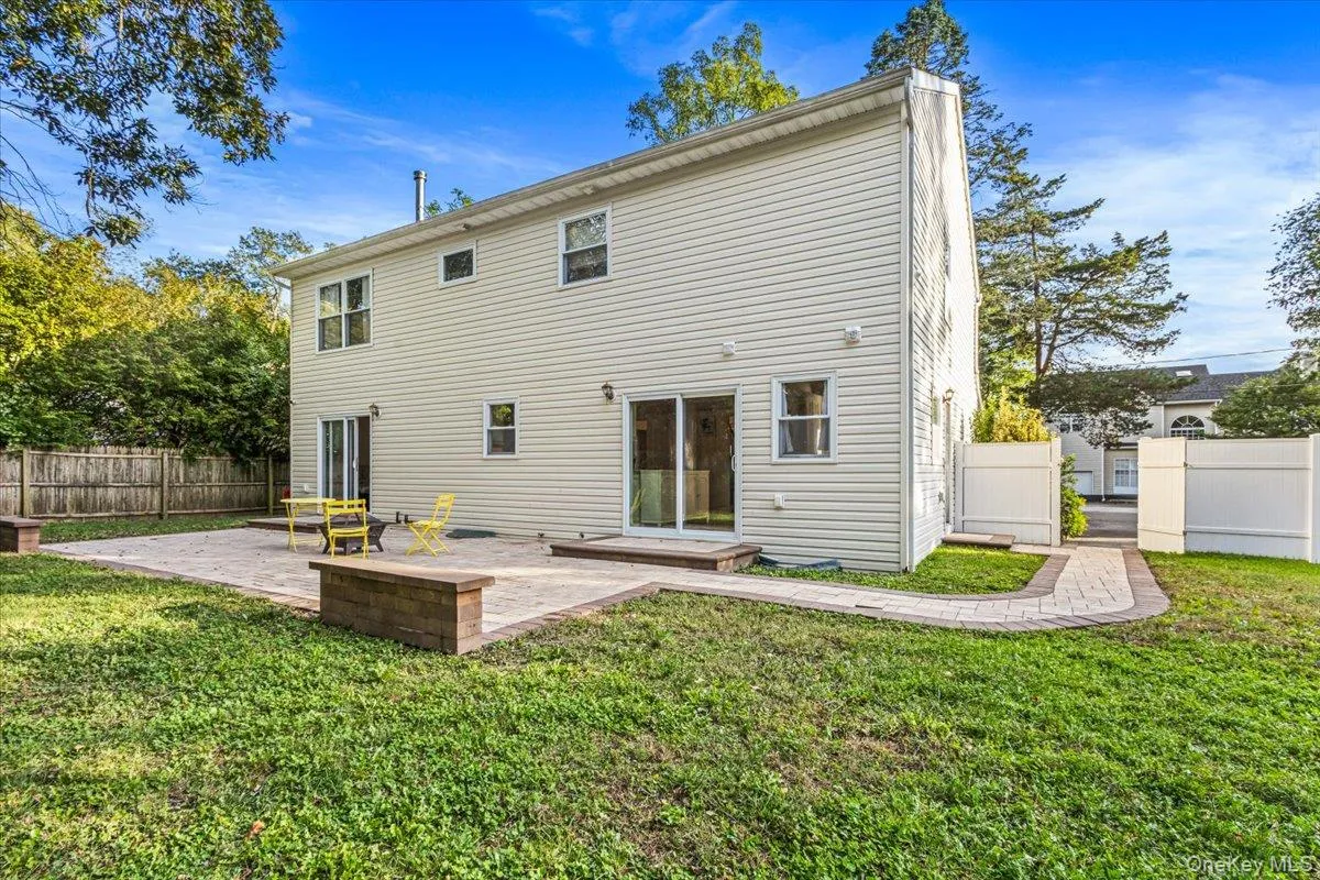 61 Delamere Street, Huntington, NY, 4 Bedrooms Bedrooms, 7 Rooms Rooms,2 BathroomsBathrooms,Residential,For Rent,Delamere,0,1061839 61 Delamere Street, Huntington, NY, 4 Bedrooms Bedrooms, 7 Rooms Rooms,2 BathroomsBathrooms,Residential,For Rent,Delamere,0,1061839