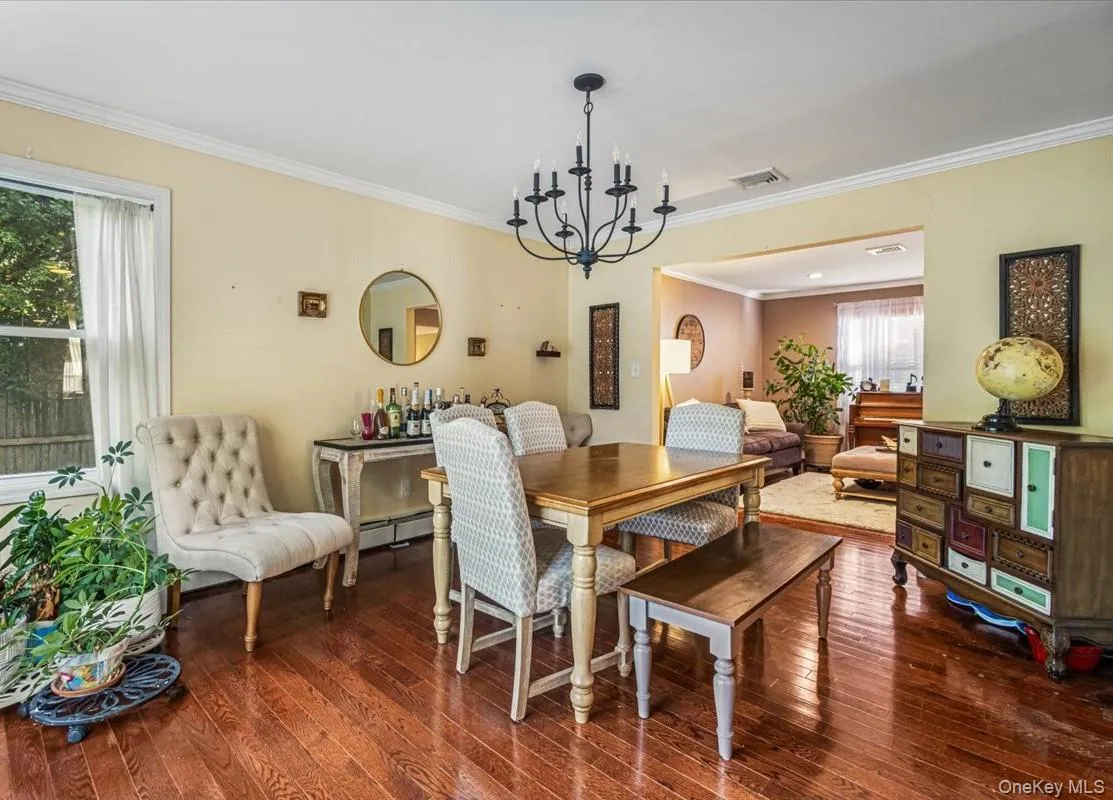 61 Delamere Street, Huntington, NY, 4 Bedrooms Bedrooms, 7 Rooms Rooms,2 BathroomsBathrooms,Residential,For Rent,Delamere,0,1061839 61 Delamere Street, Huntington, NY, 4 Bedrooms Bedrooms, 7 Rooms Rooms,2 BathroomsBathrooms,Residential,For Rent,Delamere,0,1061839