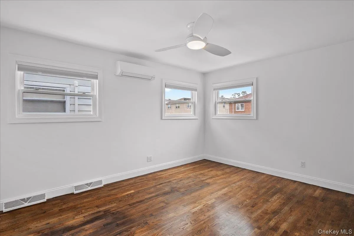 1481 Stadium Avenue, New York, NY, 3 Bedrooms Bedrooms, 6 Rooms Rooms,2 BathroomsBathrooms,Residential,For Rent,Stadium,0,1061842 1481 Stadium Avenue, New York, NY, 3 Bedrooms Bedrooms, 6 Rooms Rooms,2 BathroomsBathrooms,Residential,For Rent,Stadium,0,1061842