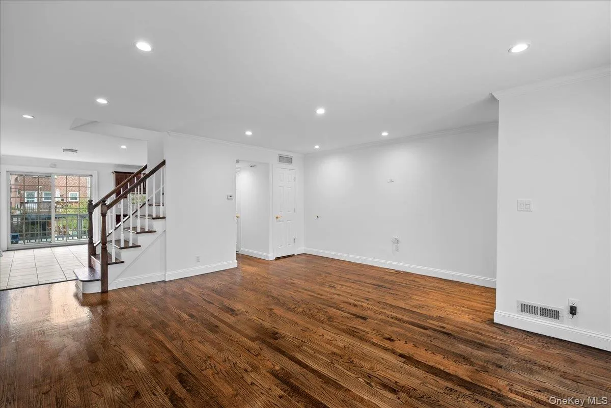 1481 Stadium Avenue, New York, NY, 3 Bedrooms Bedrooms, 6 Rooms Rooms,2 BathroomsBathrooms,Residential,For Rent,Stadium,0,1061842 1481 Stadium Avenue, New York, NY, 3 Bedrooms Bedrooms, 6 Rooms Rooms,2 BathroomsBathrooms,Residential,For Rent,Stadium,0,1061842