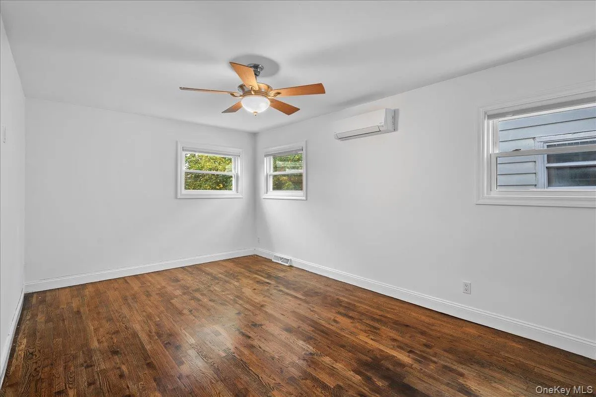 1481 Stadium Avenue, New York, NY, 3 Bedrooms Bedrooms, 6 Rooms Rooms,2 BathroomsBathrooms,Residential,For Rent,Stadium,0,1061842 1481 Stadium Avenue, New York, NY, 3 Bedrooms Bedrooms, 6 Rooms Rooms,2 BathroomsBathrooms,Residential,For Rent,Stadium,0,1061842