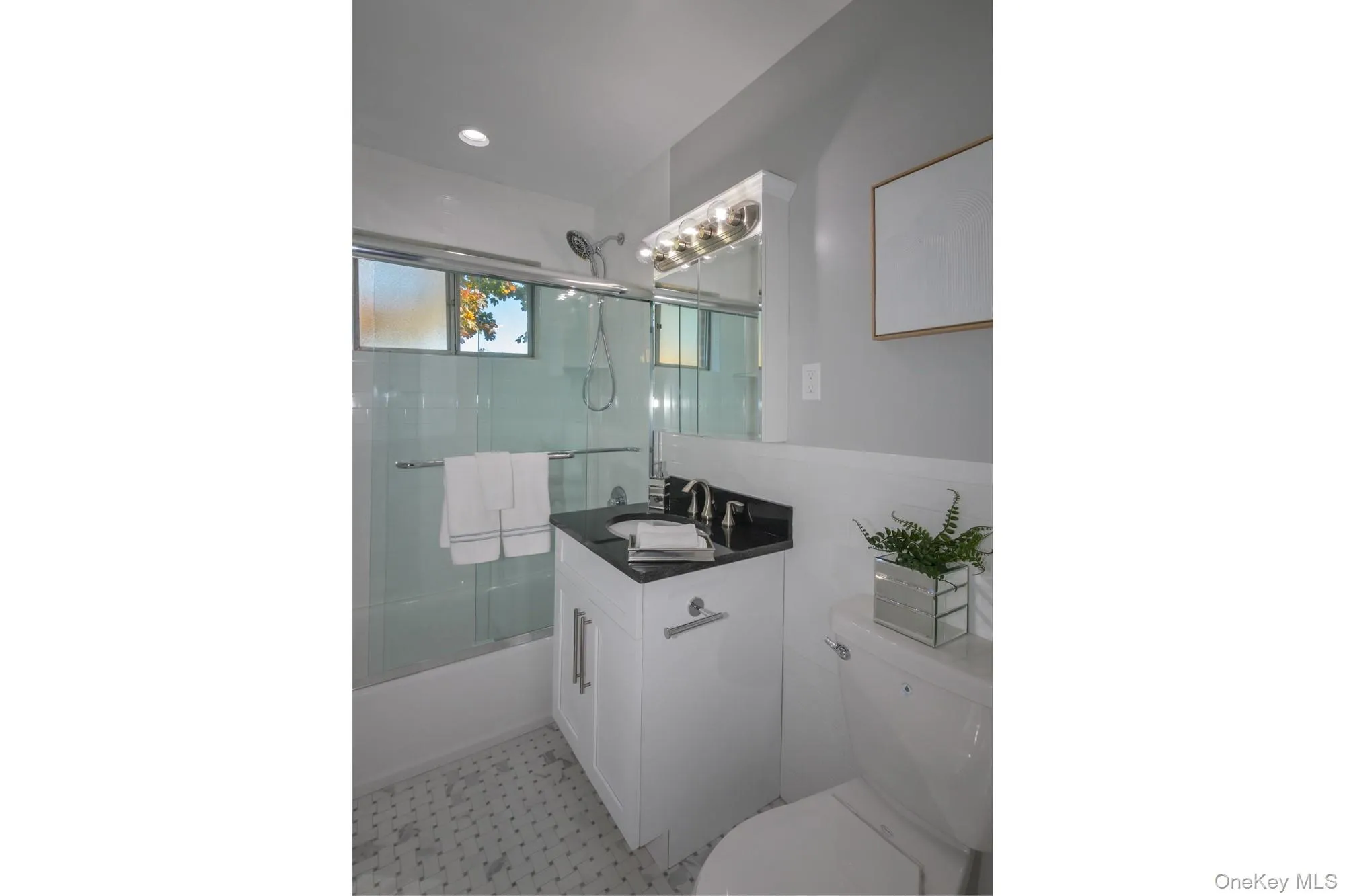 91 South Clinton Avenue, Islip, NY, 1 Bedroom Bedrooms, 4 Room Rooms,1 BathroomBathrooms,Residential Lease,For Rent,South Clinton,0,1061853 91 South Clinton Avenue, Islip, NY, 1 Bedroom Bedrooms, 4 Room Rooms,1 BathroomBathrooms,Residential Lease,For Rent,South Clinton,0,1061853