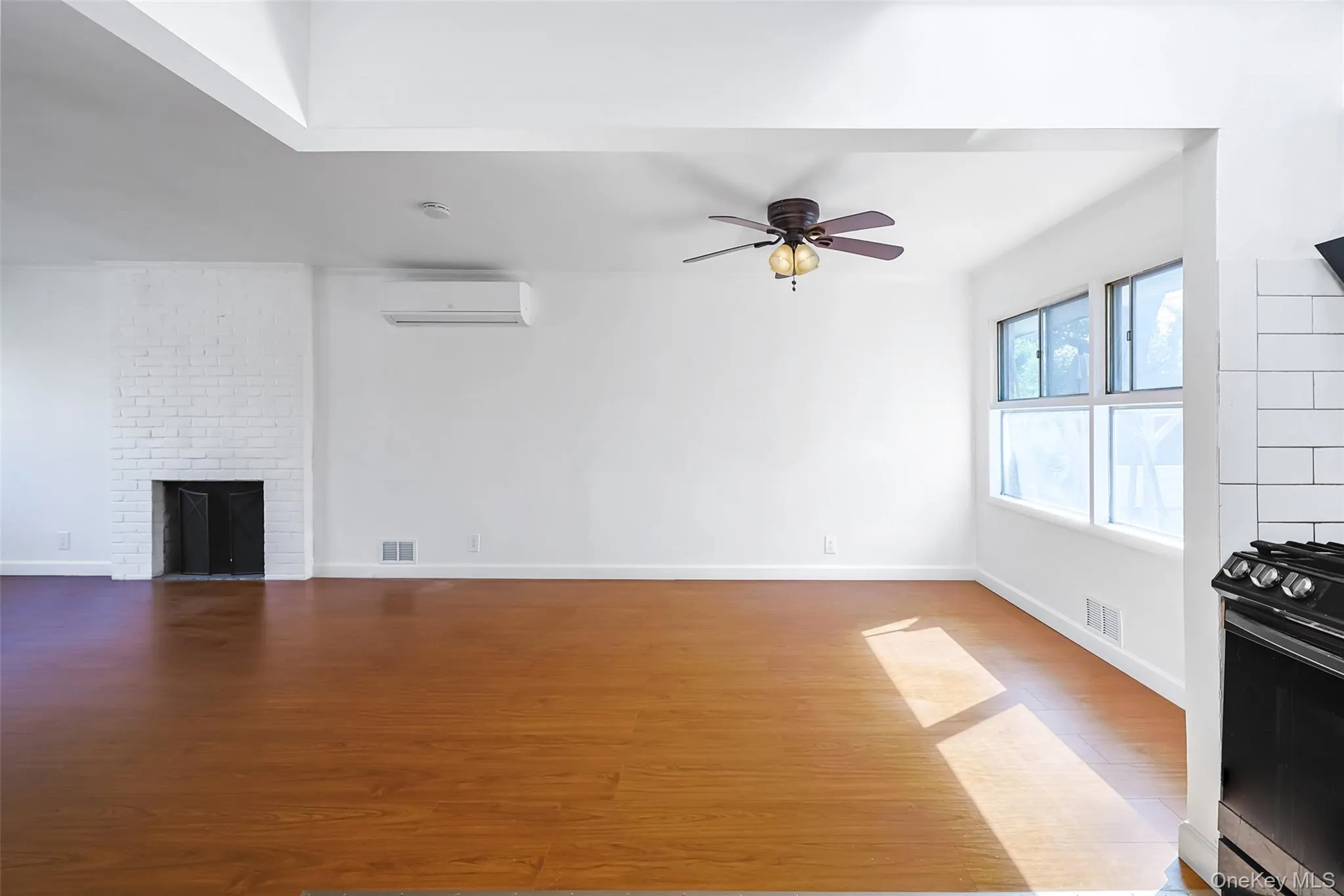 20 Willets Avenue, Oyster Bay, NY, 4 Bedrooms Bedrooms, 10 Rooms Rooms,2 BathroomsBathrooms,Residential,For Rent,Willets,0,1061860 20 Willets Avenue, Oyster Bay, NY, 4 Bedrooms Bedrooms, 10 Rooms Rooms,2 BathroomsBathrooms,Residential,For Rent,Willets,0,1061860
