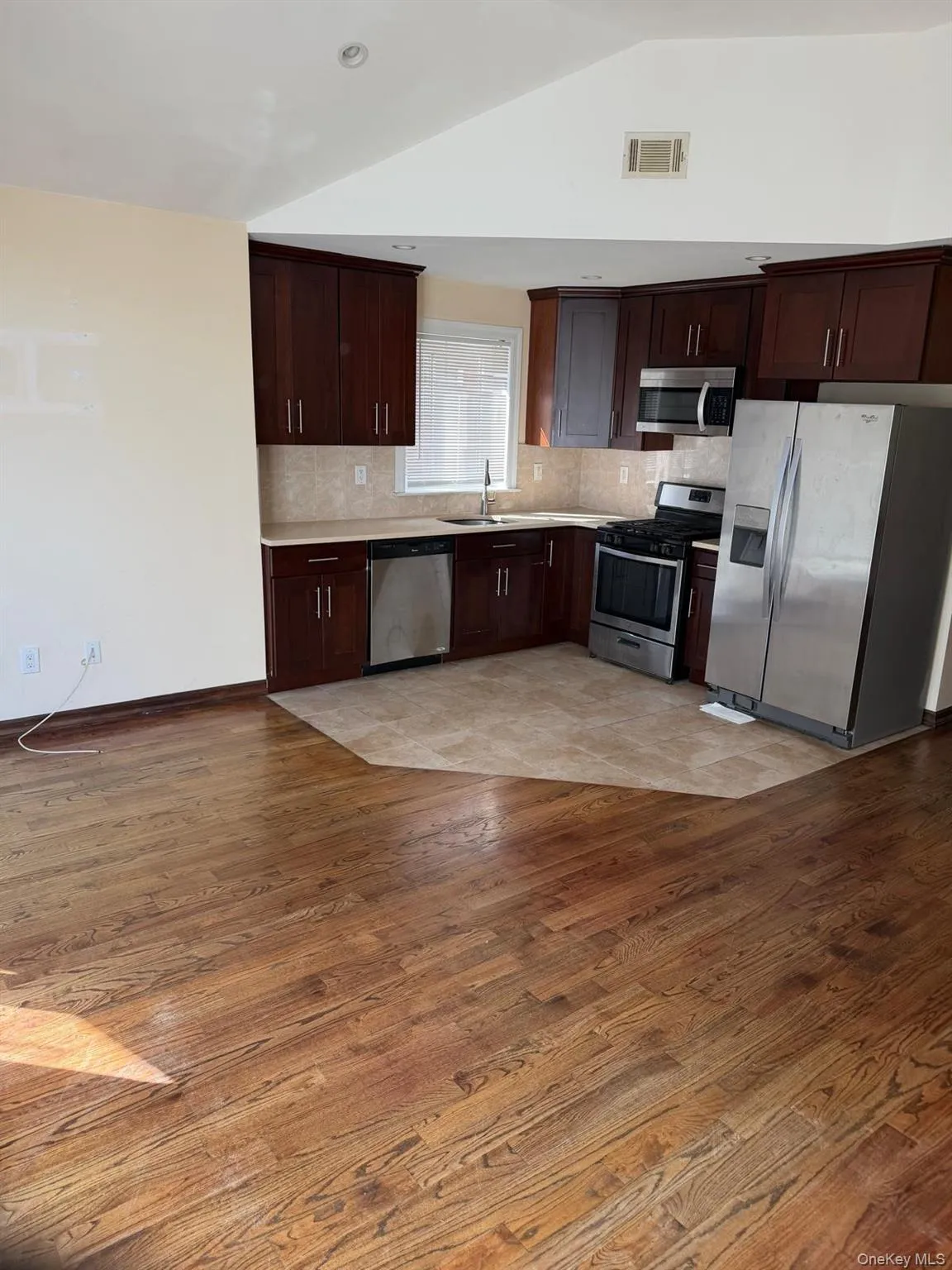 17515 74th Avenue, New York, NY, 3 Bedrooms Bedrooms, 5 Rooms Rooms,1 BathroomBathrooms,Residential Lease,For Rent,74th,0,1061863 17515 74th Avenue, New York, NY, 3 Bedrooms Bedrooms, 5 Rooms Rooms,1 BathroomBathrooms,Residential Lease,For Rent,74th,0,1061863